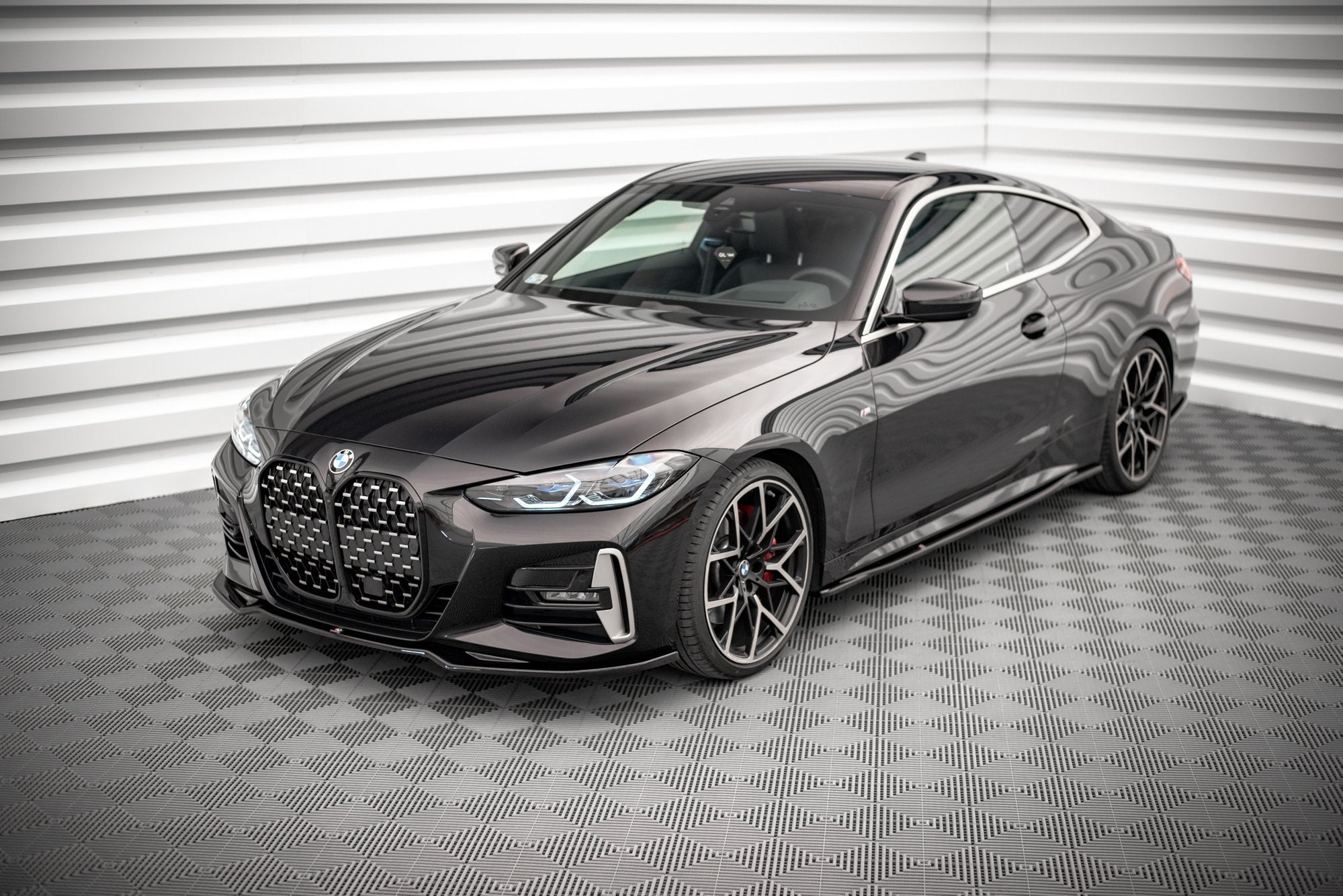 Maxton Design - Frontlippe V3 für BMW 4er M - Paket / M440i G22 / G23 / G22 Facelift / G23 Facelift - Aerowerk.