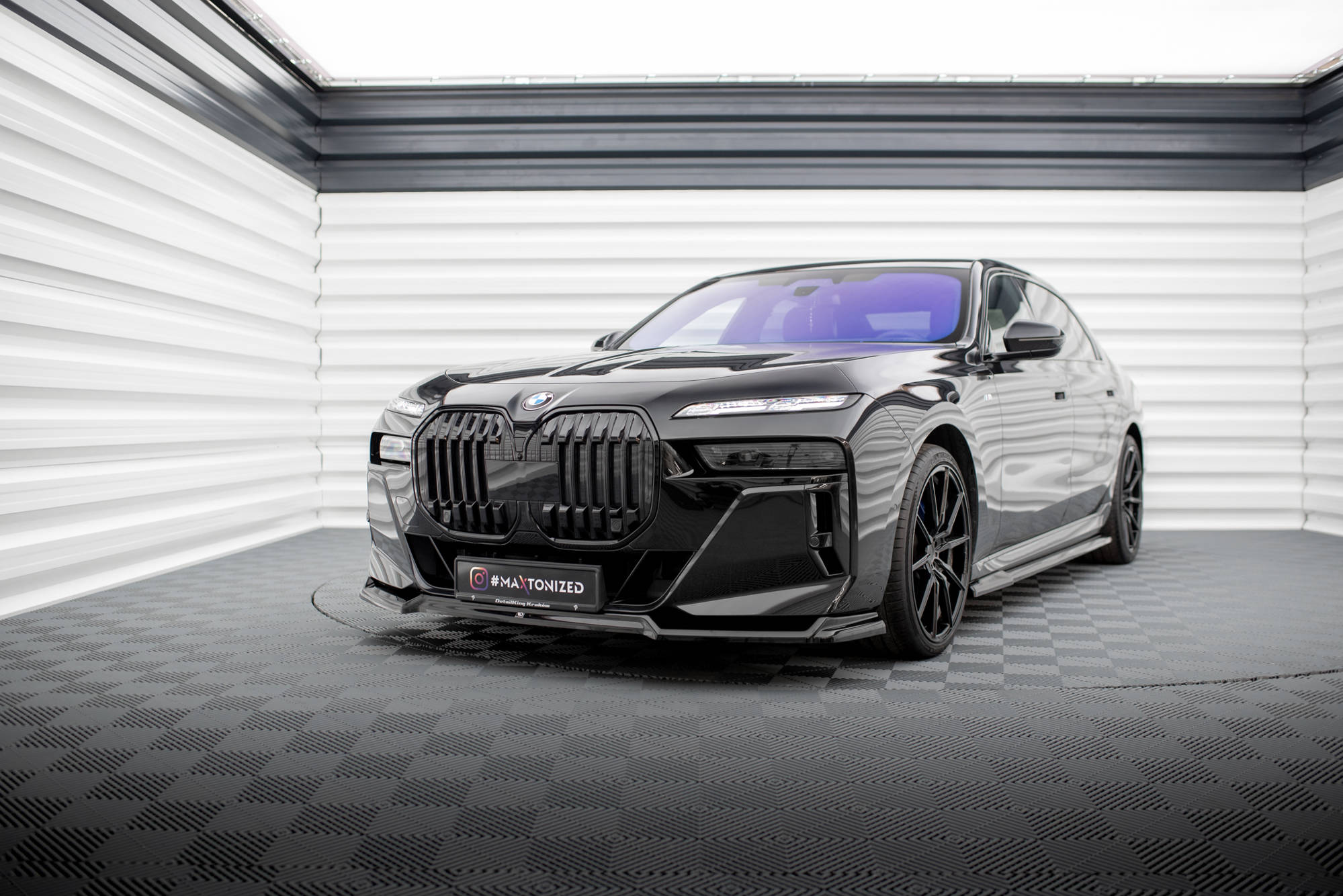Maxton Design - Frontlippe V.3 für BMW 7er M - Paket / M760e / i7 M - Paket G70 - Aerowerk.