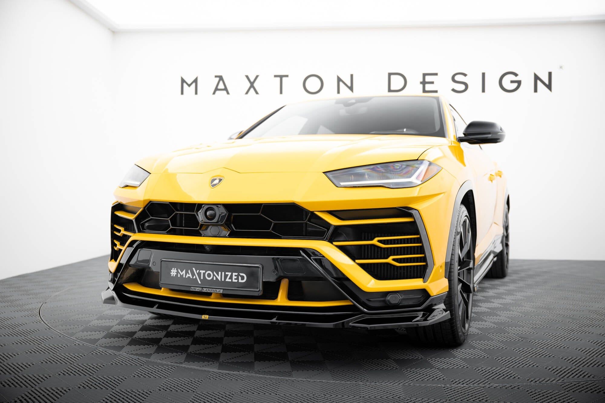 Maxton Design - Frontlippe V3 für Lamborghini Urus Mk1 - Aerowerk.
