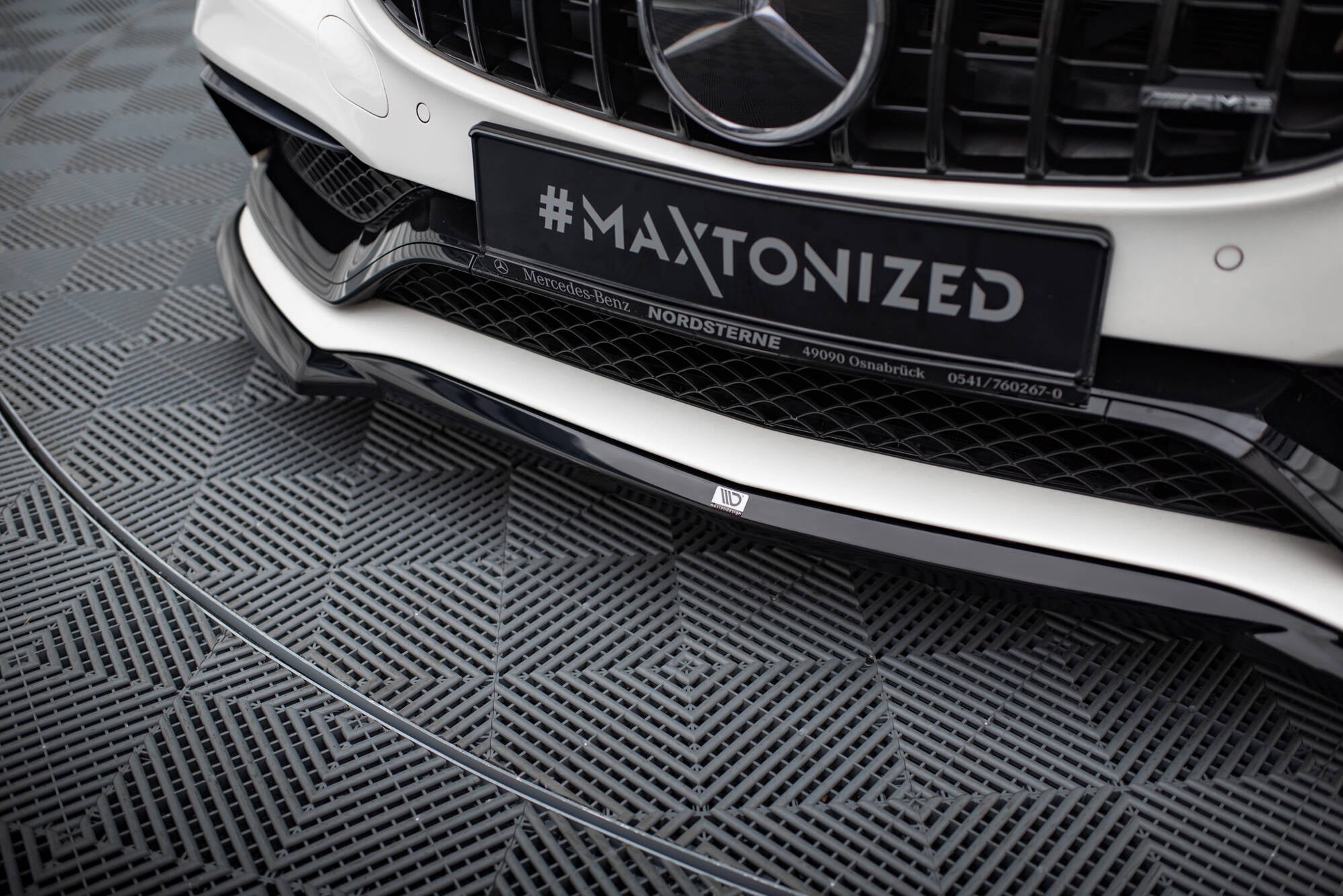 Maxton Design - Frontlippe V3 für Mercedes - AMG C63 Limousine / Kombi W205 / S205 - Aerowerk.