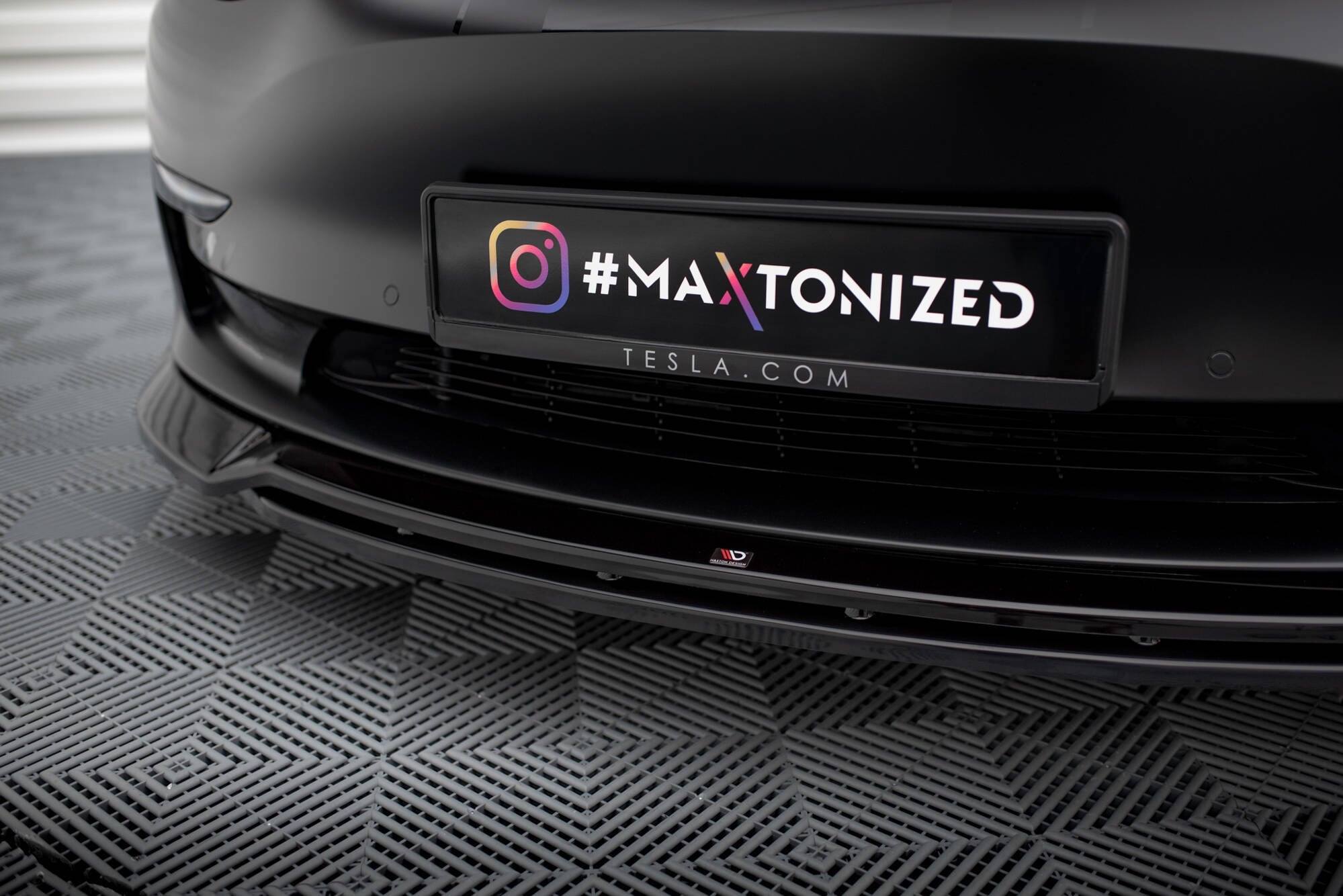 Maxton Design - Frontlippe V3 für Tesla Model 3 - Aerowerk.