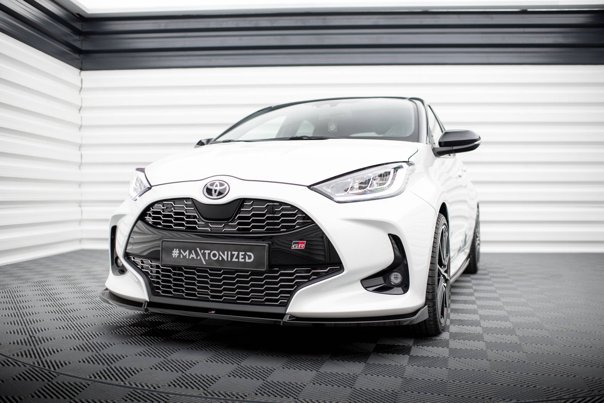 Maxton Design - Frontlippe V3 für Toyota Yaris Mk4 - Aerowerk.