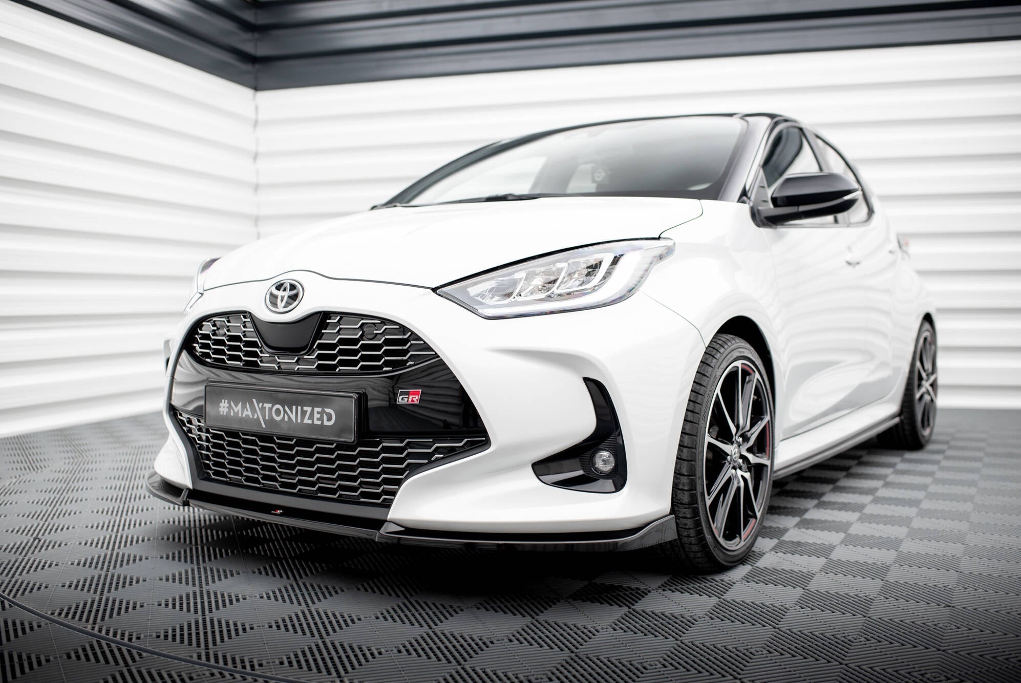 Maxton Design - Frontlippe V3 für Toyota Yaris Mk4 - Aerowerk.