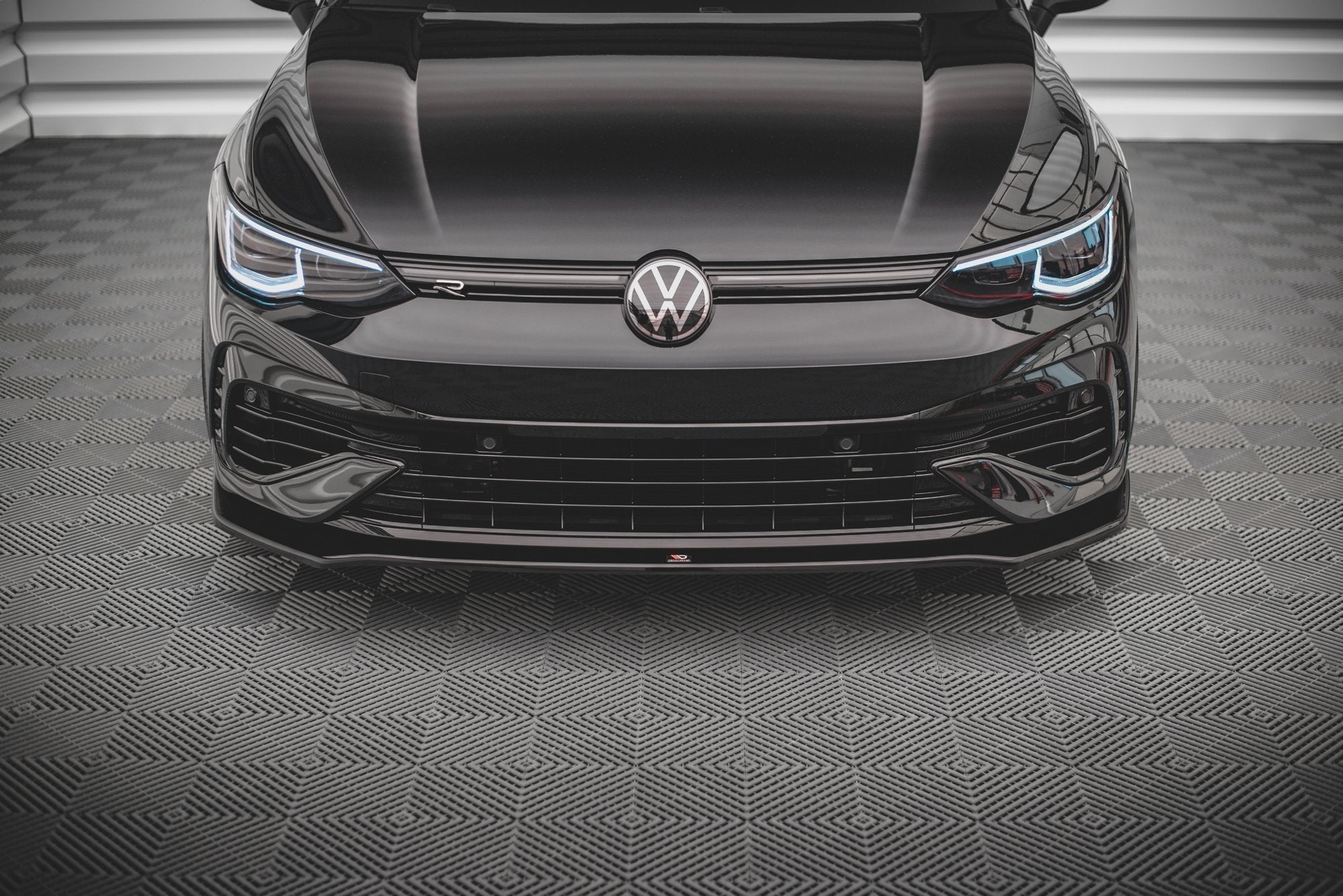 Maxton Design - Frontlippe V3 für VW Golf R Mk8 - Aerowerk.