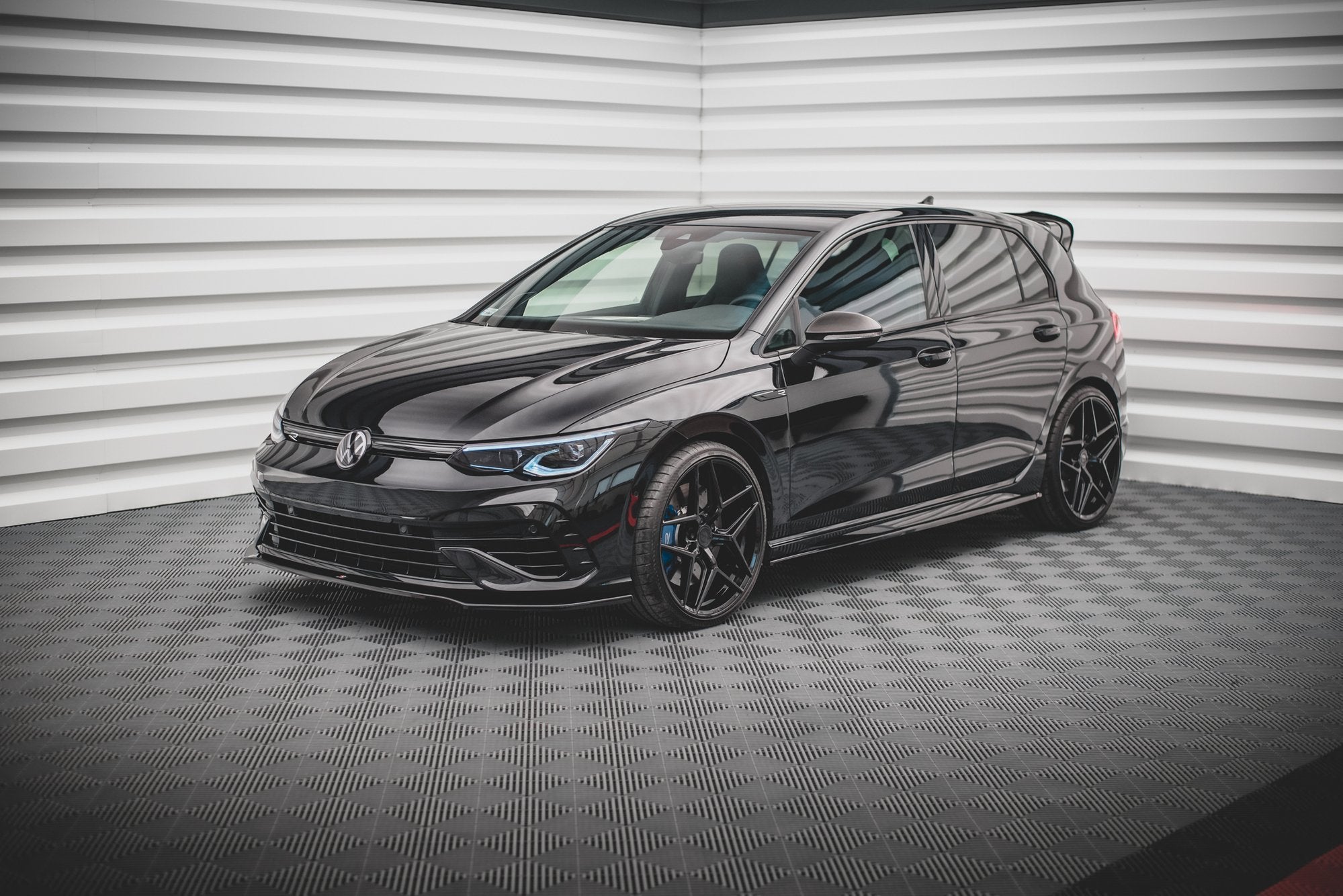 Maxton Design - Frontlippe V3 für VW Golf R Mk8 - Aerowerk.