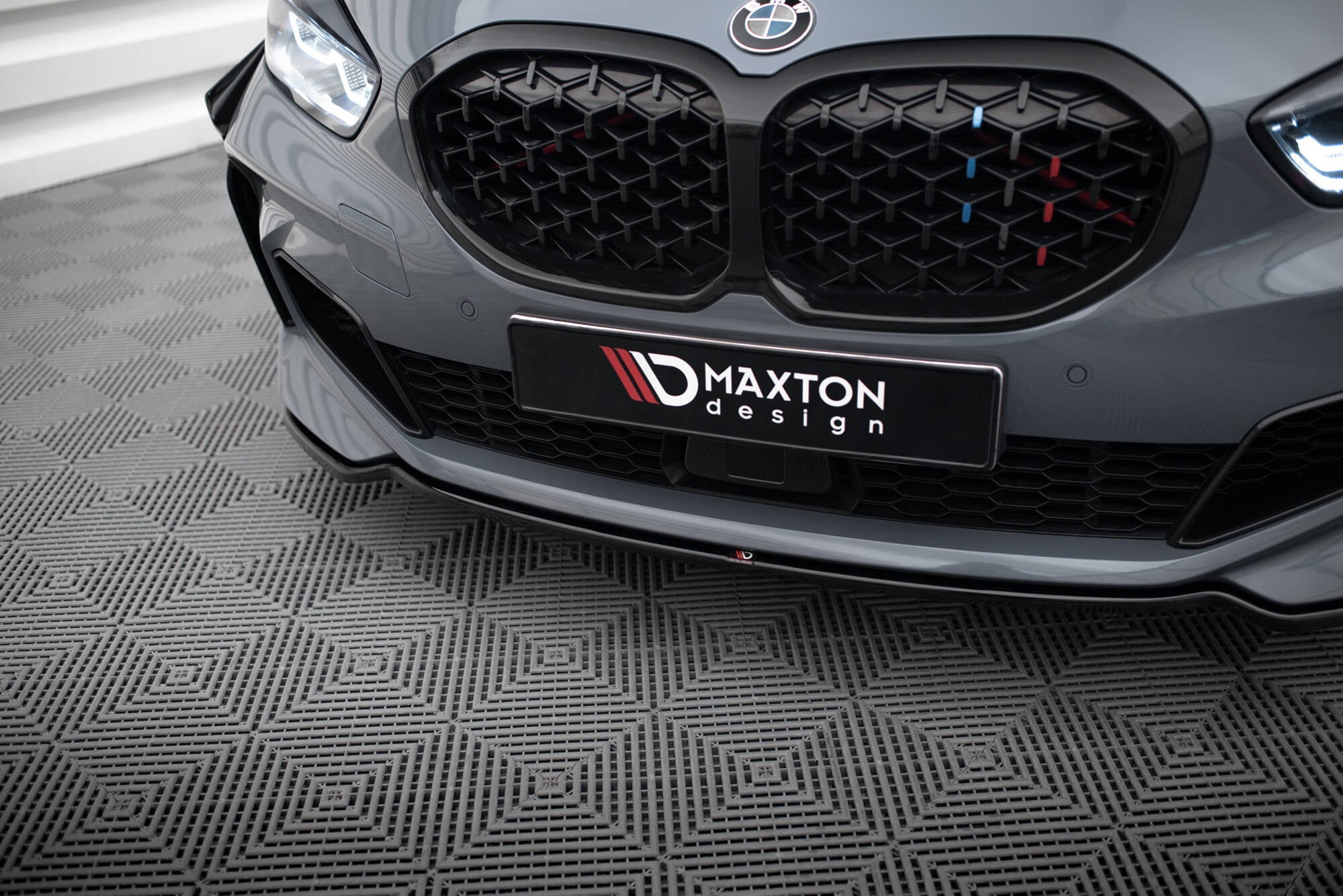 Maxton Design - Frontlippe V4 für BMW 1er M - Paket/ M135i / 128ti F40 - Aerowerk.