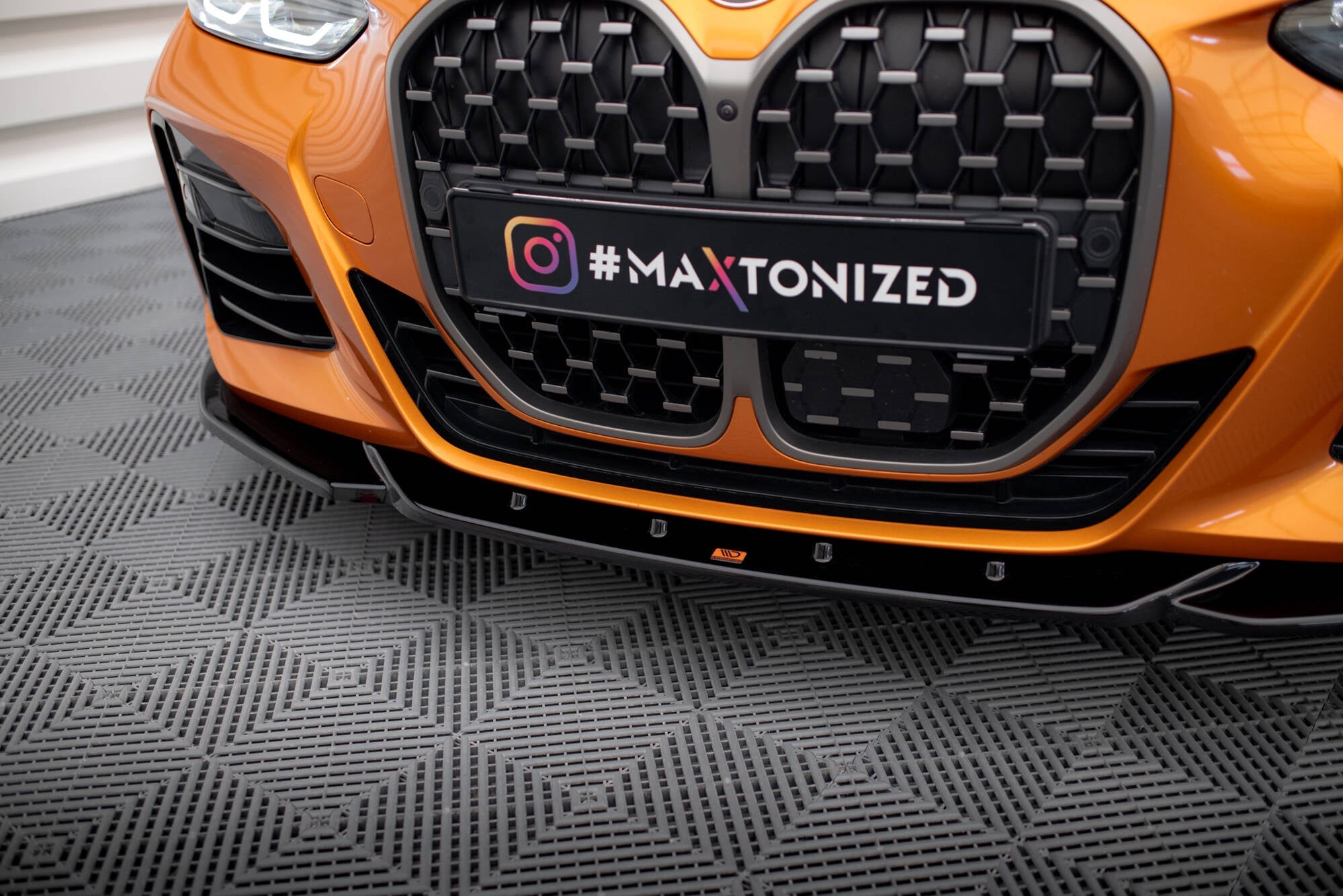 Maxton Design - Frontlippe V4 für BMW 4er M - Paket / M440i G22 / G23 / G22 Facelift / G23 Facelift - Aerowerk.
