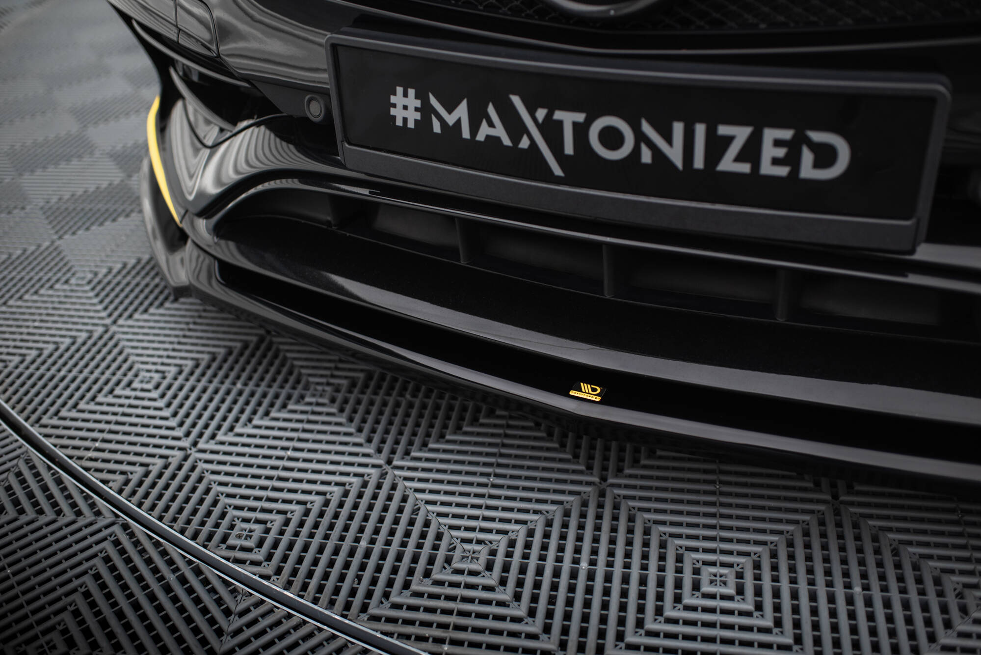 Maxton Design - Frontlippe V4 für Mercedes - AMG CLA 45 Aero C117 Facelift - Aerowerk.