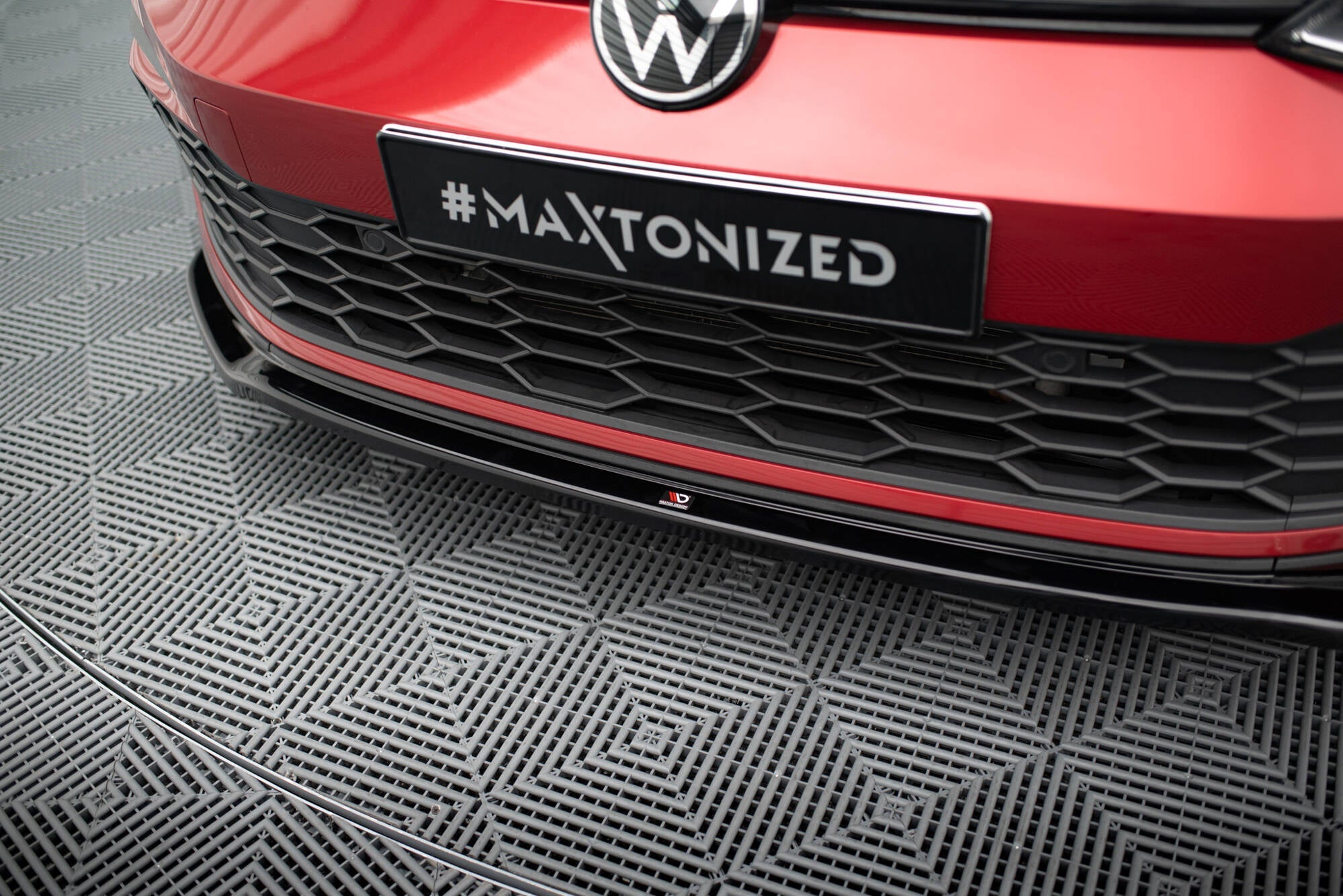 Maxton Design - Frontlippe V4 für VW Golf GTI / GTE / GTD / R - Line Mk8 - Aerowerk.