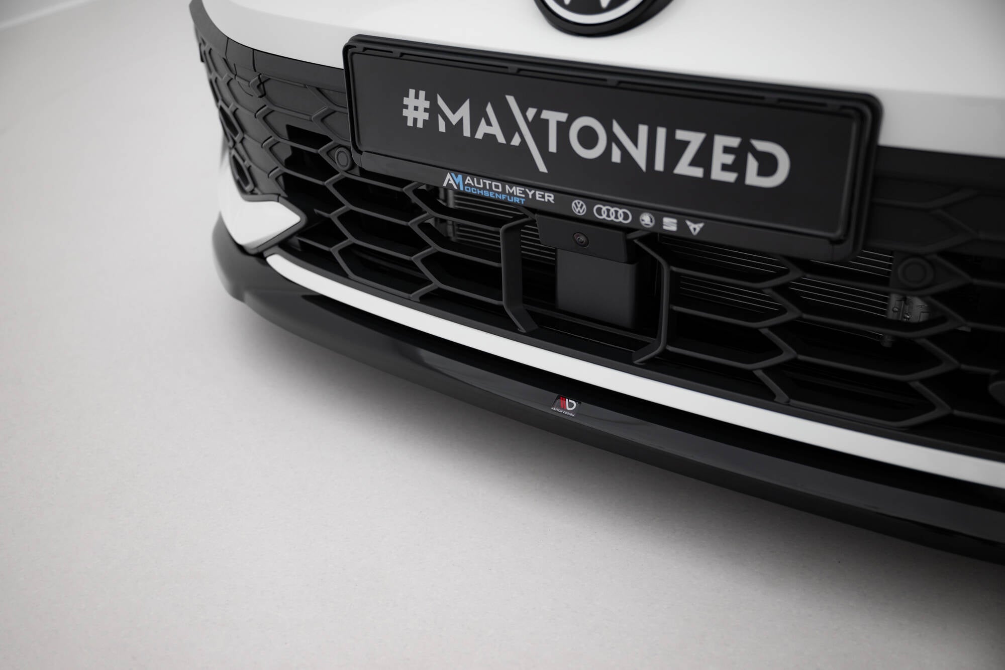 Maxton Design - Frontlippe V4 für VW Golf GTI / GTE / R - Line Mk8 Facelift - Aerowerk.