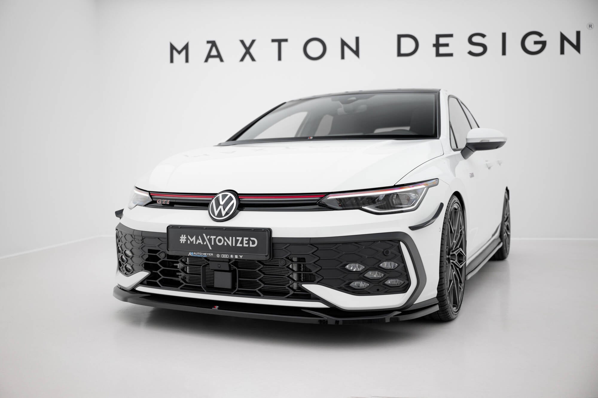 Maxton Design - Frontlippe V4 für VW Golf GTI / GTE / R - Line Mk8 Facelift - Aerowerk.