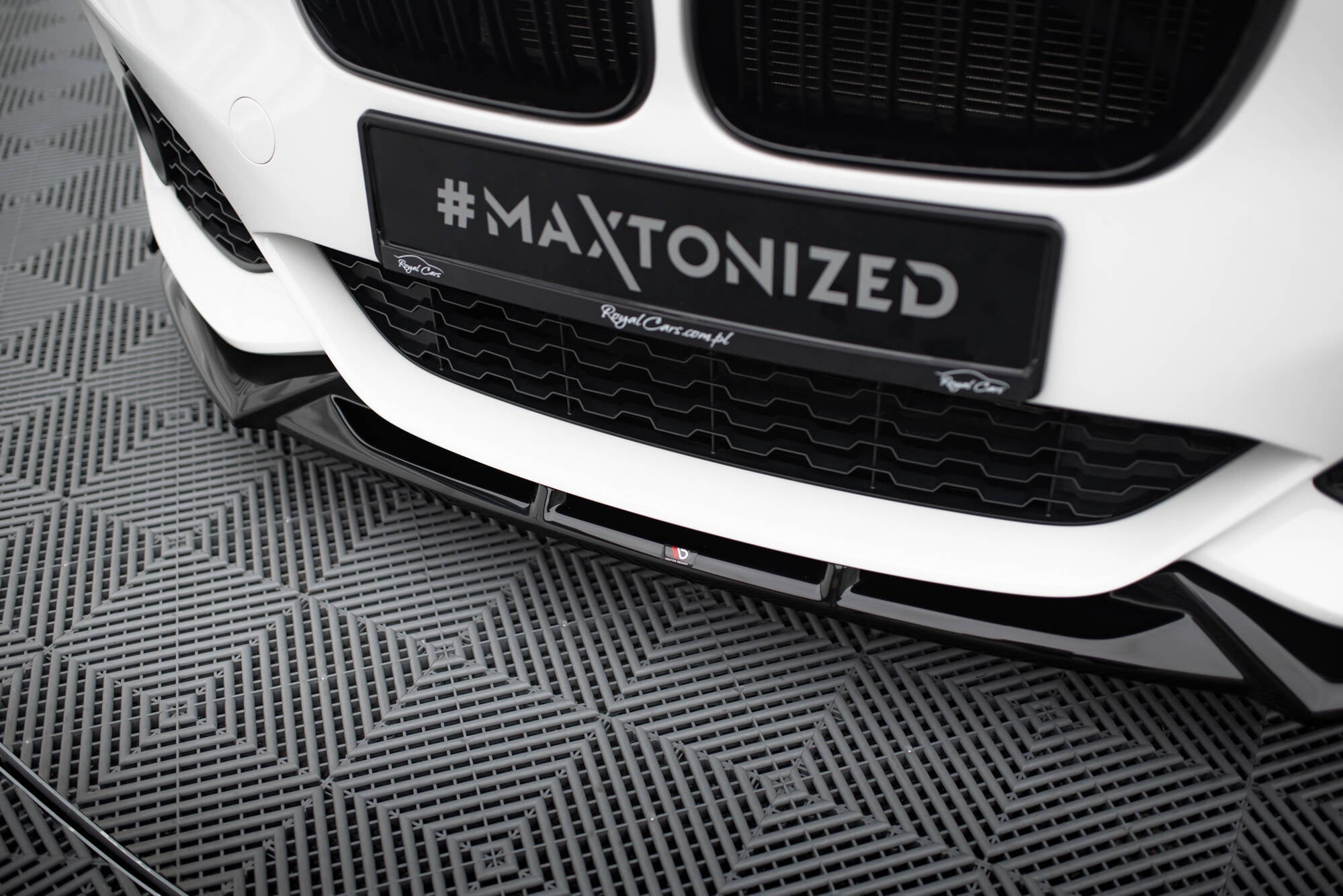 Maxton Design - Frontlippe V.5 + Flaps für BMW 1er M - Paket / M140i F20 Facelift - Aerowerk.