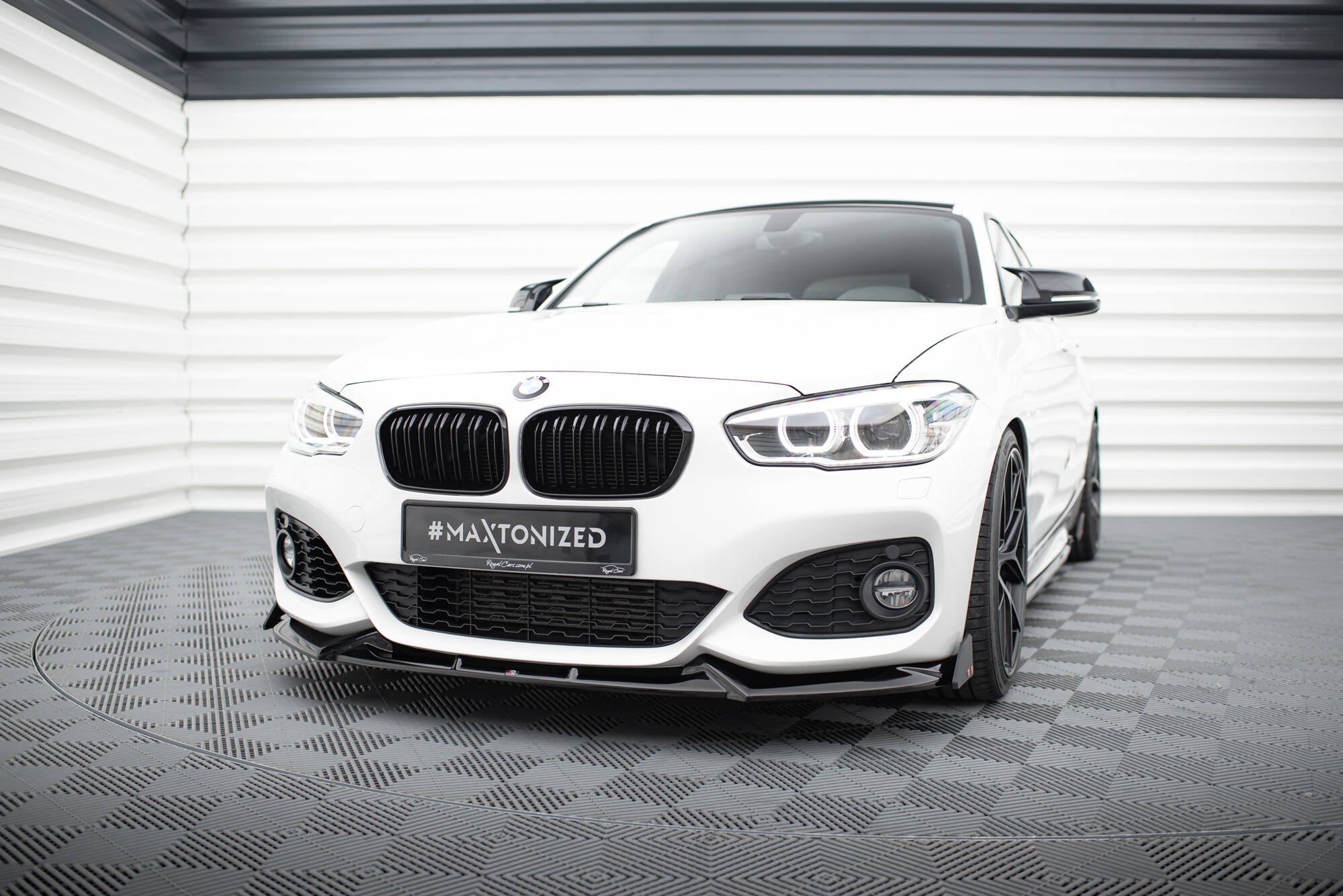 Maxton Design - Frontlippe V.5 + Flaps für BMW 1er M - Paket / M140i F20 Facelift - Aerowerk.