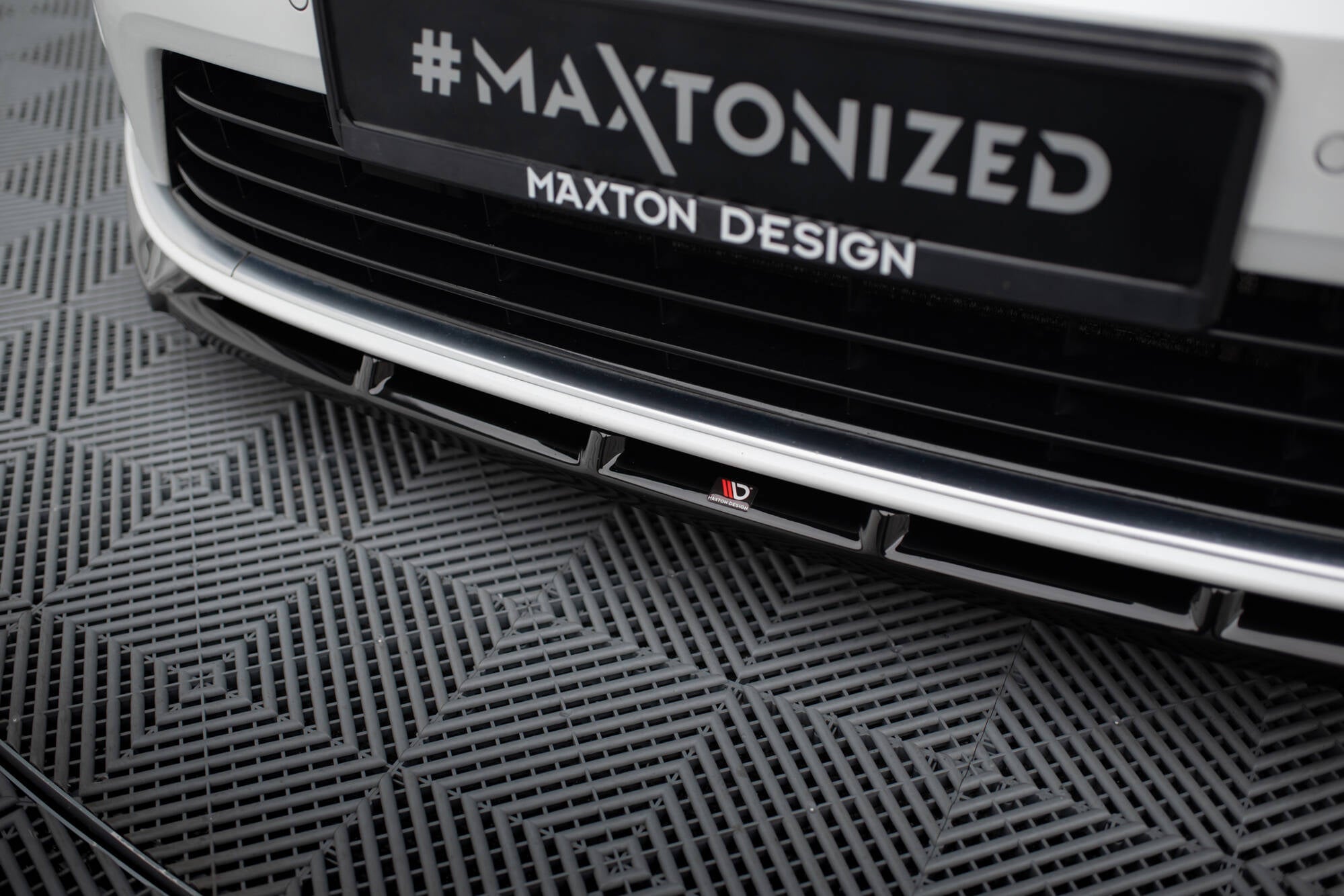 Maxton Design - Frontlippe V5 + Flaps für VW Golf R / R - Line Mk7 - Aerowerk.