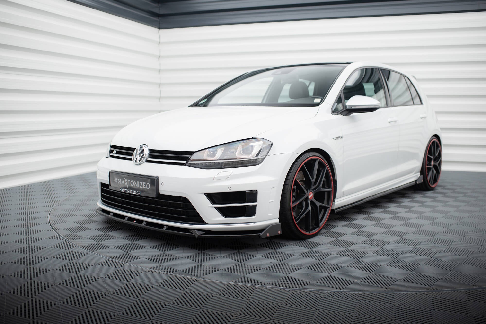 Maxton Design - Frontlippe V5 + Flaps für VW Golf R / R - Line Mk7 - Aerowerk.