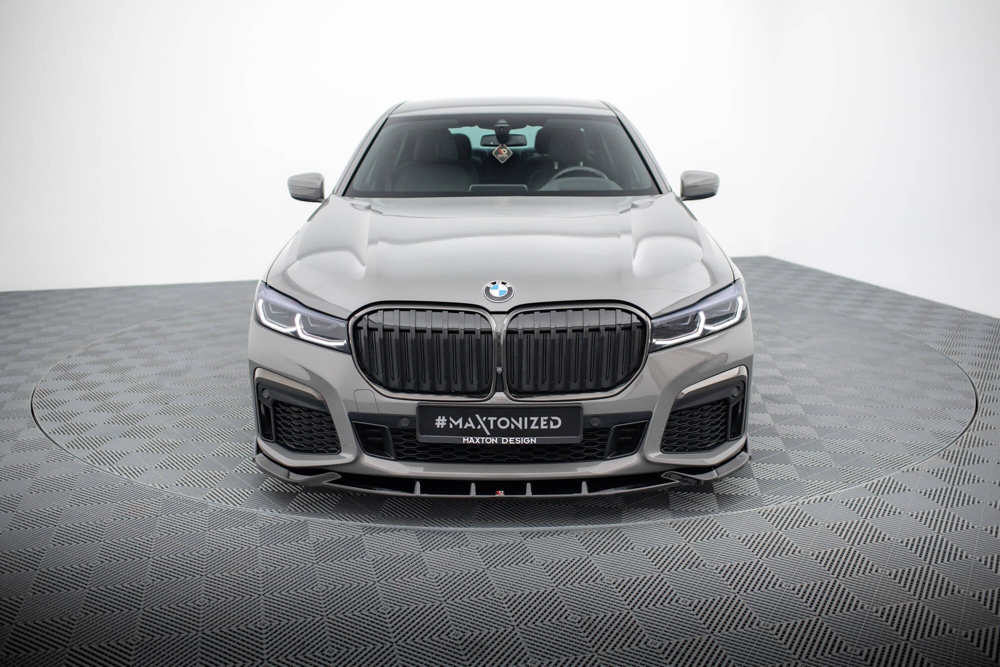 Maxton Design - Frontlippe V.5 für BMW 7er M - Paket G11 / G12 Facelift - Aerowerk.