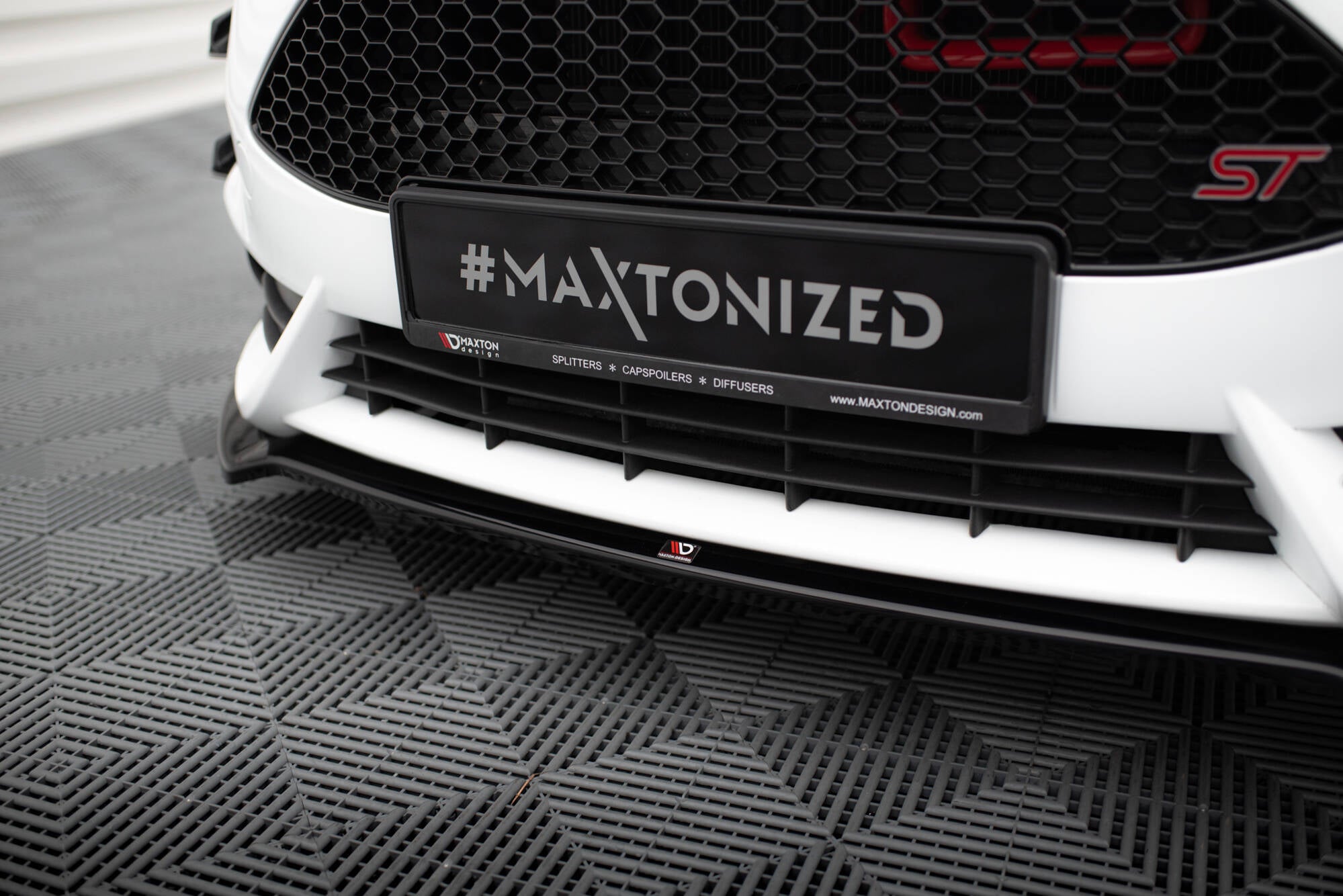 Maxton Design - Frontlippe V5 für Ford Fiesta ST Mk7 Facelift - Aerowerk.