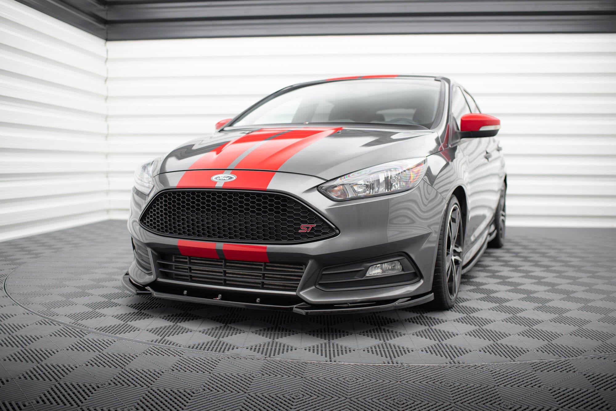 Maxton Design - Frontlippe V5 für Ford Focus ST Mk3 Facelift - Aerowerk.