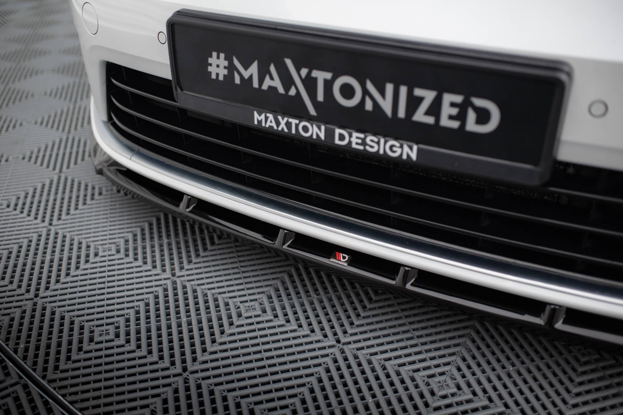 Maxton Design - Frontlippe V5 für VW Golf R / R - Line Mk7 - Aerowerk.