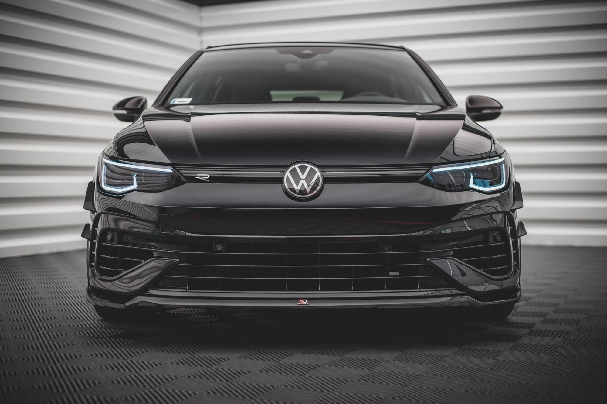 Maxton Design - Frontlippe V6 für VW Golf R Mk8 - Aerowerk.