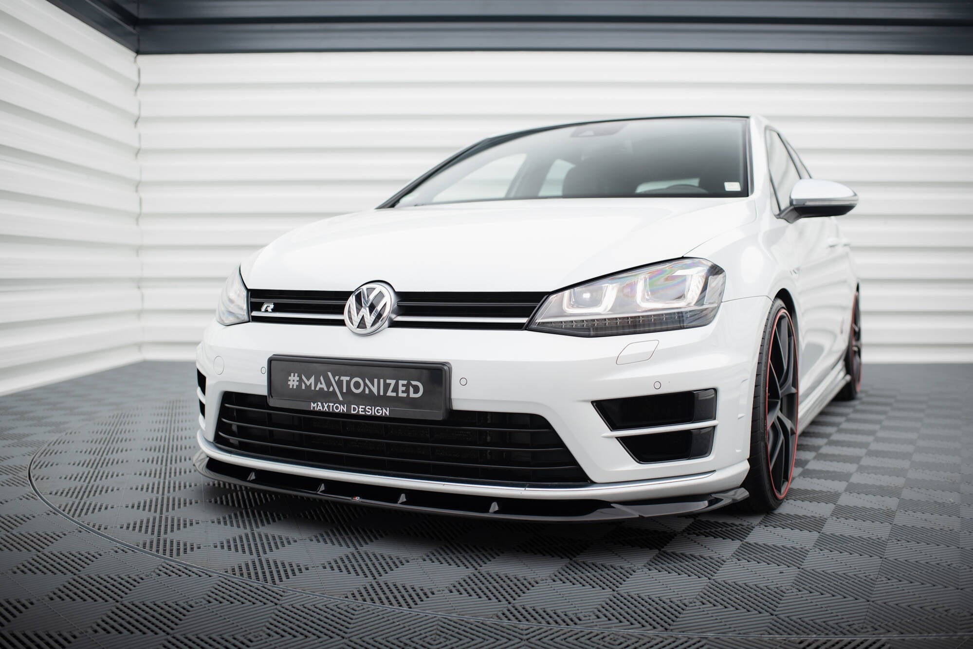 Maxton Design - Frontlippe V6 für VW Golf R / R - Line Mk7 - Aerowerk.