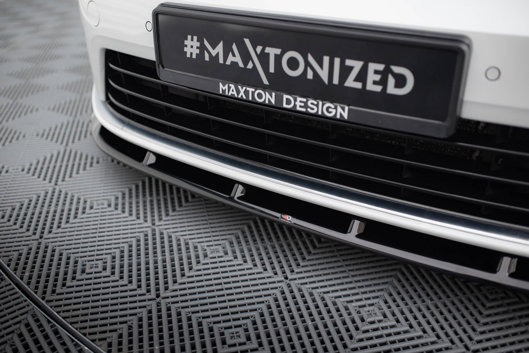 Maxton Design - Frontlippe V6 für VW Golf R / R - Line Mk7 - Aerowerk.