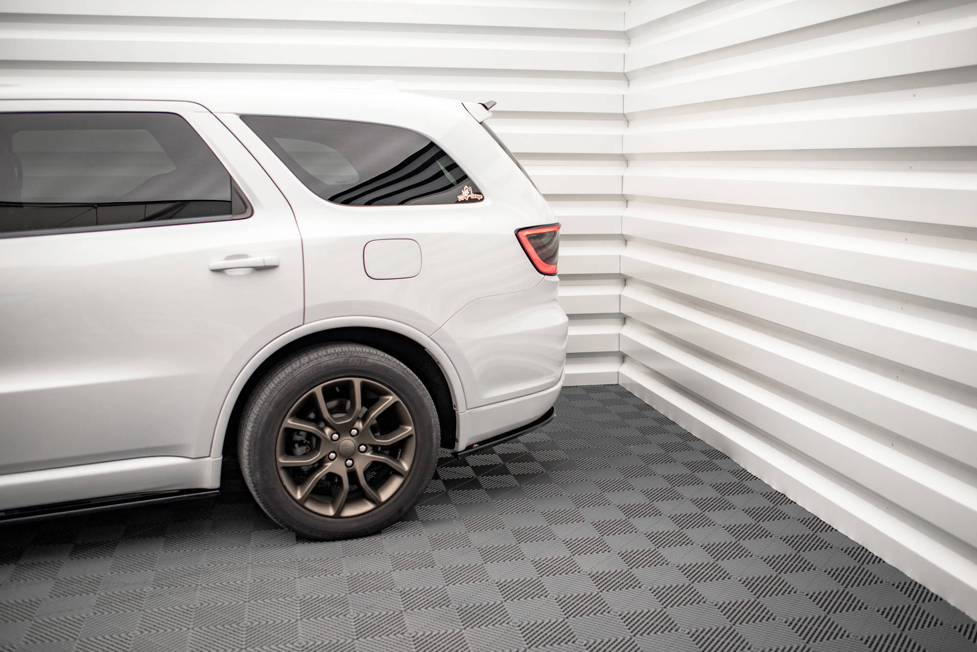 Maxton Design - Heck Ansatz Flaps Diffusor für Dodge Durango RT Mk3 - Aerowerk.