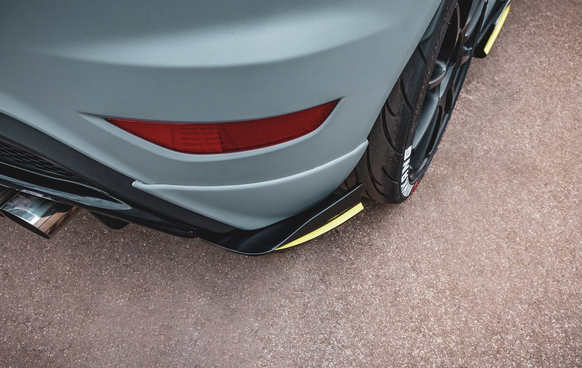Maxton Design - Heck Ansatz Flaps Diffusor für Ford Fiesta 7 ST Facelift - Aerowerk.