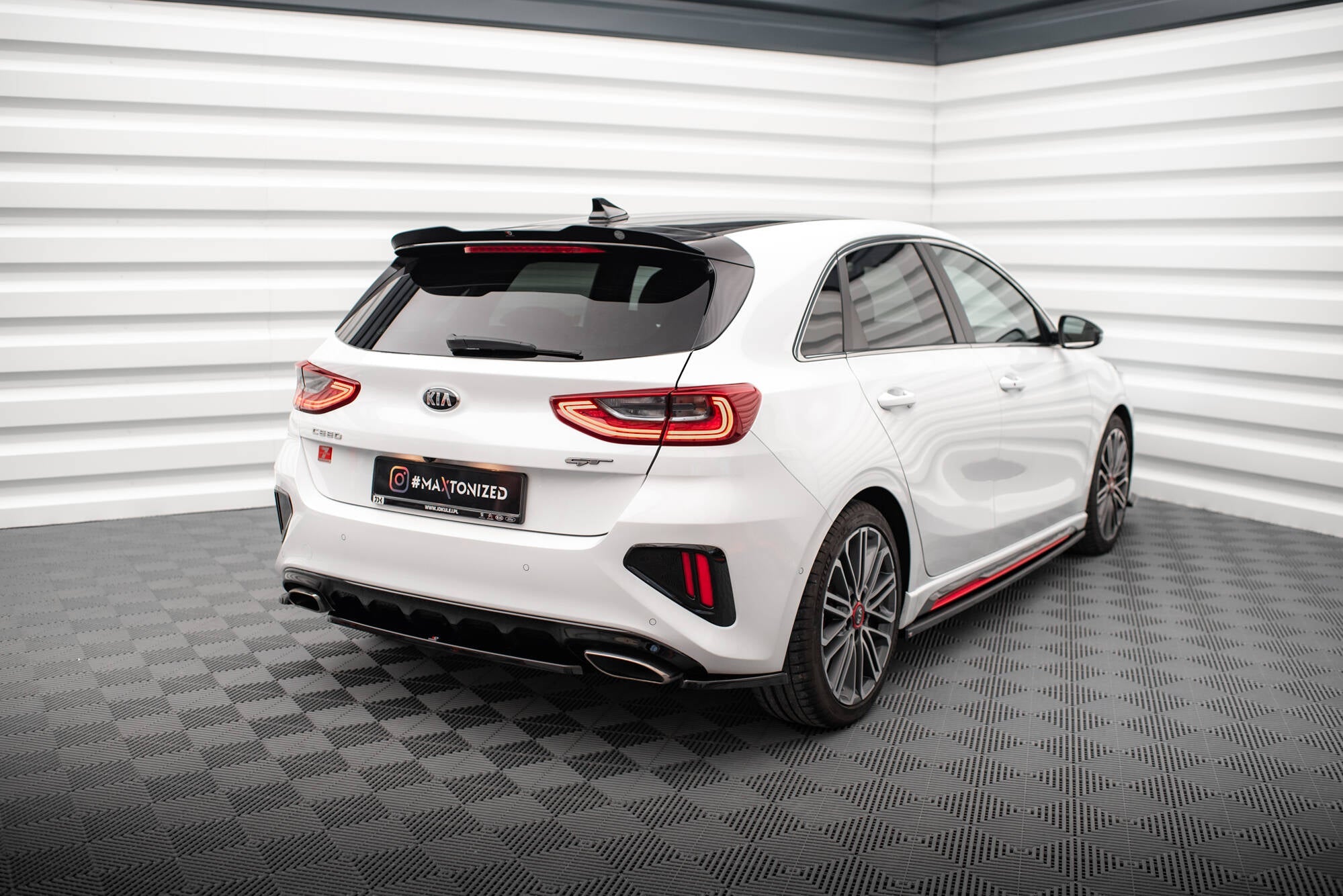 Maxton Design - Heck Ansatz Flaps Diffusor für Kia Ceed GT Mk3 - Aerowerk.