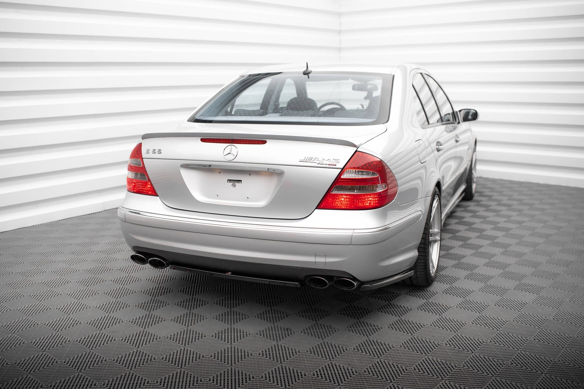 Maxton Design - Heck Ansatz Flaps Diffusor für Mercedes - Benz E 55 AMG W211 - Aerowerk.