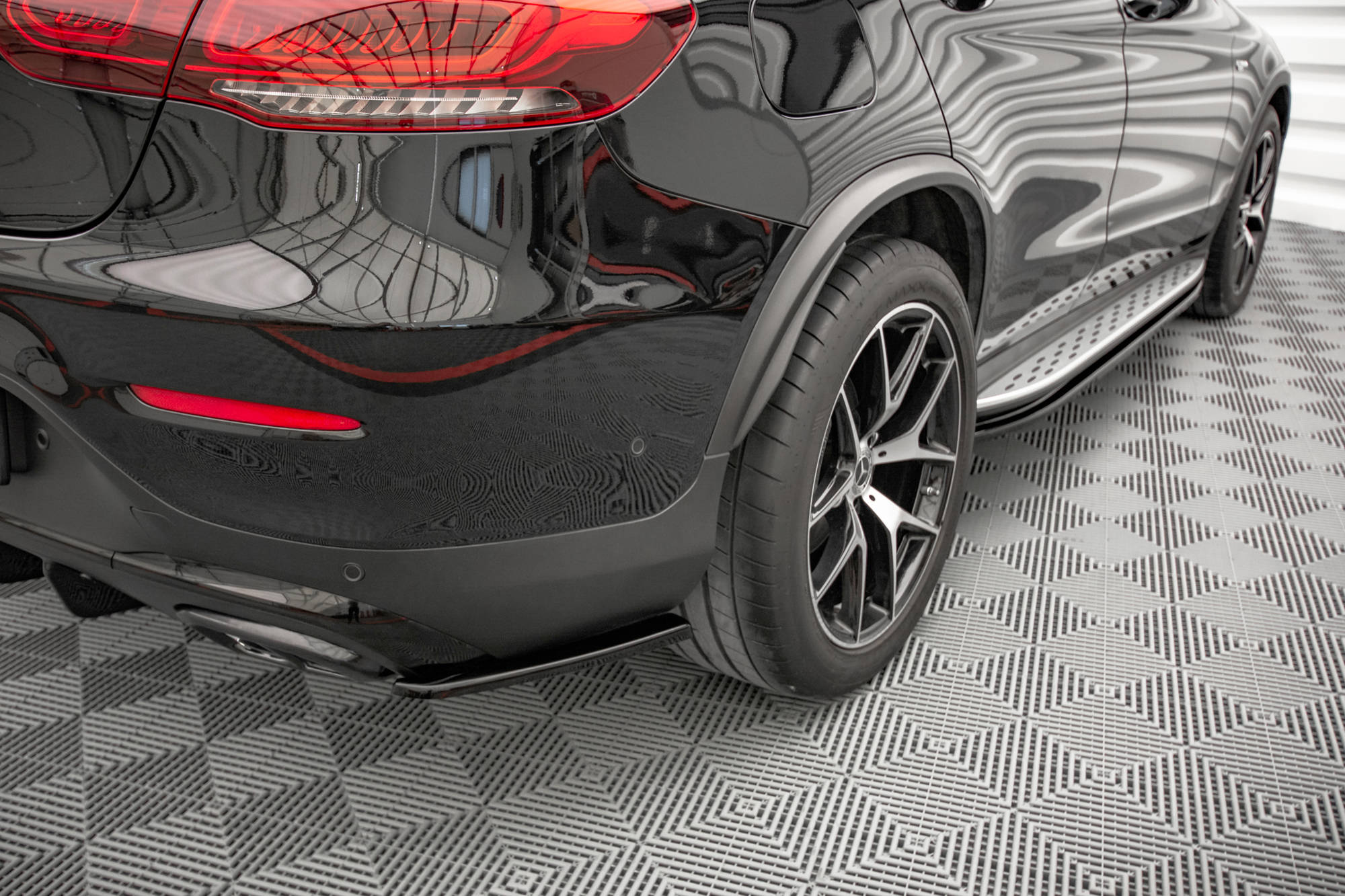 Maxton Design - Heck Ansatz Flaps Diffusor für Mercedes - Benz GLC Coupe AMG - Line C253 Facelift - Aerowerk.