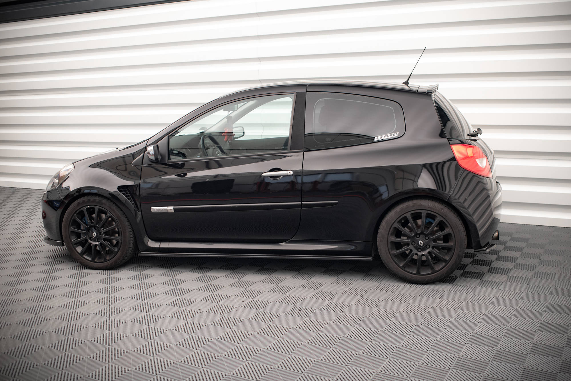 Maxton Design - Heck Ansatz Flaps Diffusor für RENAULT CLIO III RS Carbon Look - Aerowerk.