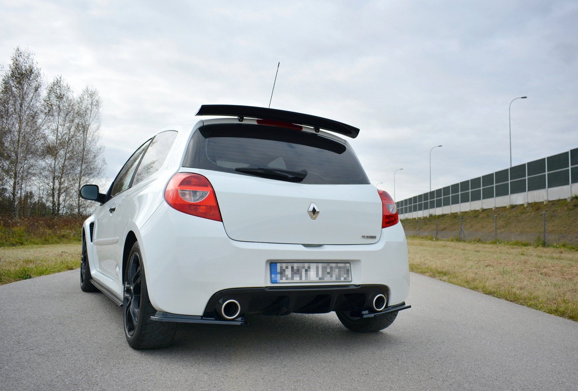 Maxton Design - Heck Ansatz Flaps Diffusor für RENAULT CLIO MK3 RS FACELIFT - Aerowerk.