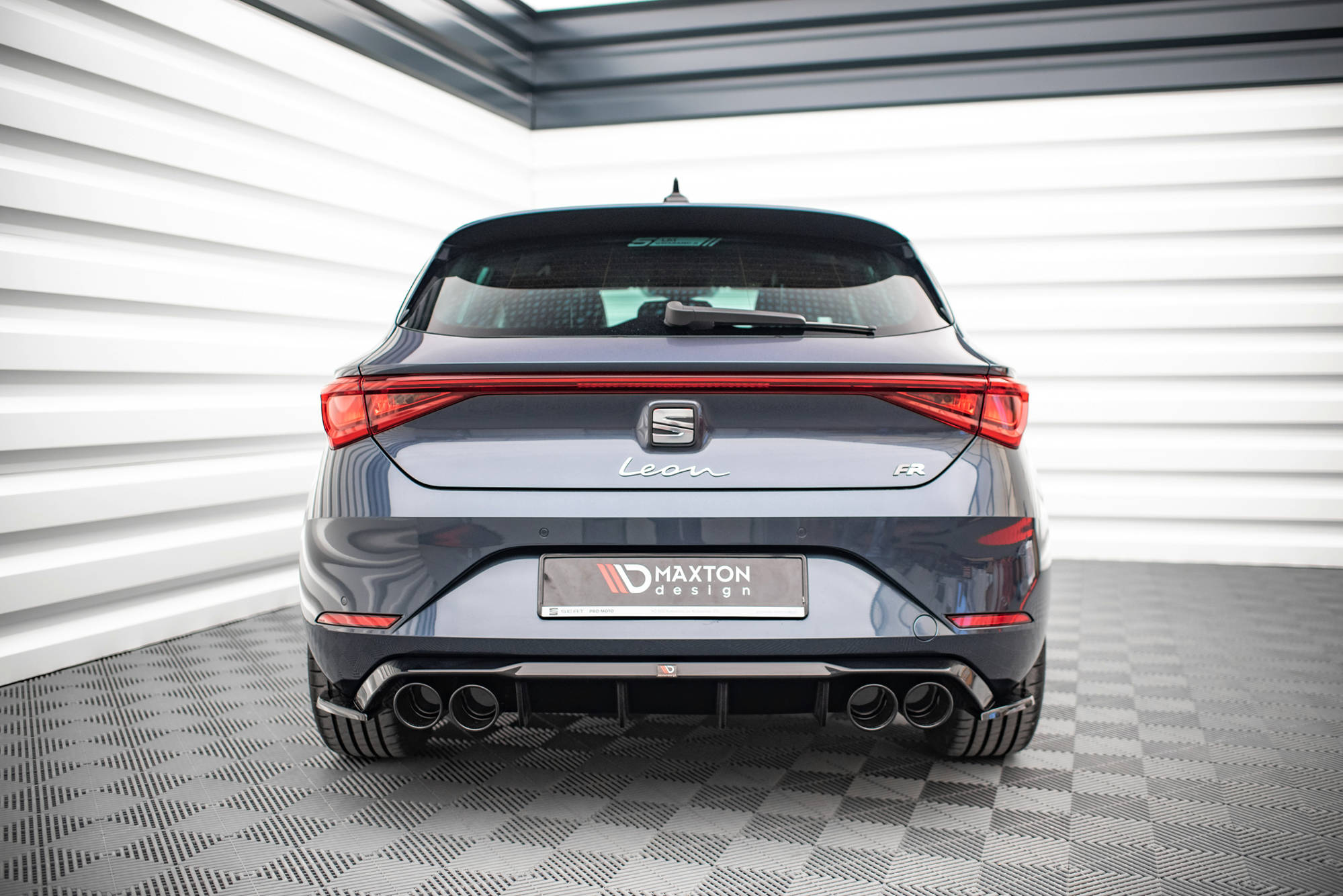 Maxton Design - Heck Ansatz Flaps Diffusor für Seat Leon FR Hatchback Mk4 - Aerowerk.