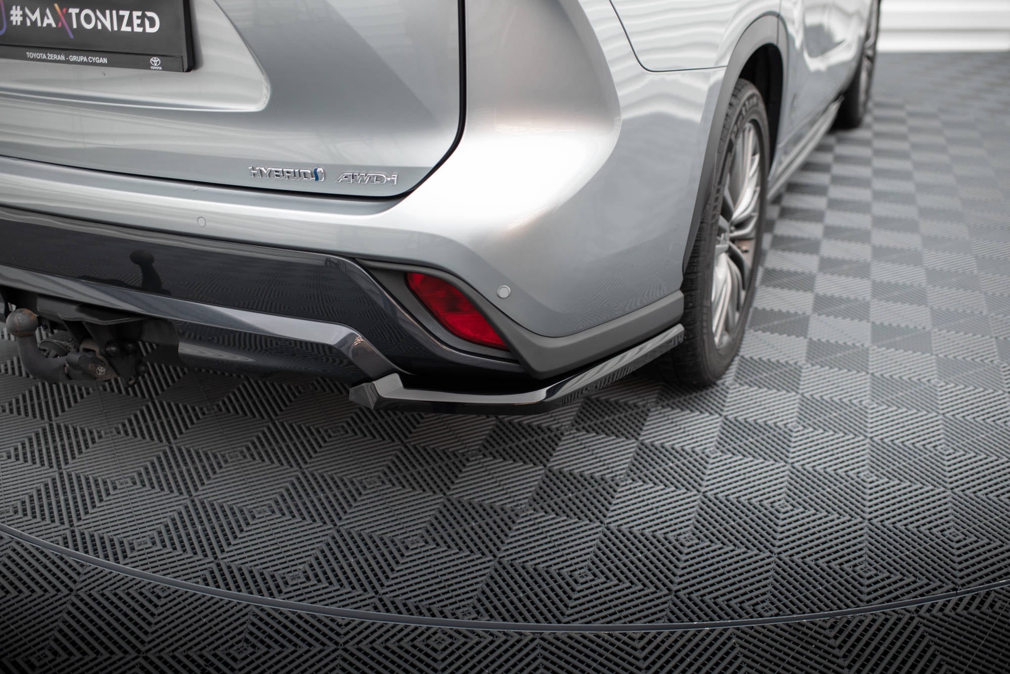 Maxton Design - Heck Ansatz Flaps Diffusor für Toyota Highlander Mk4 - Aerowerk.