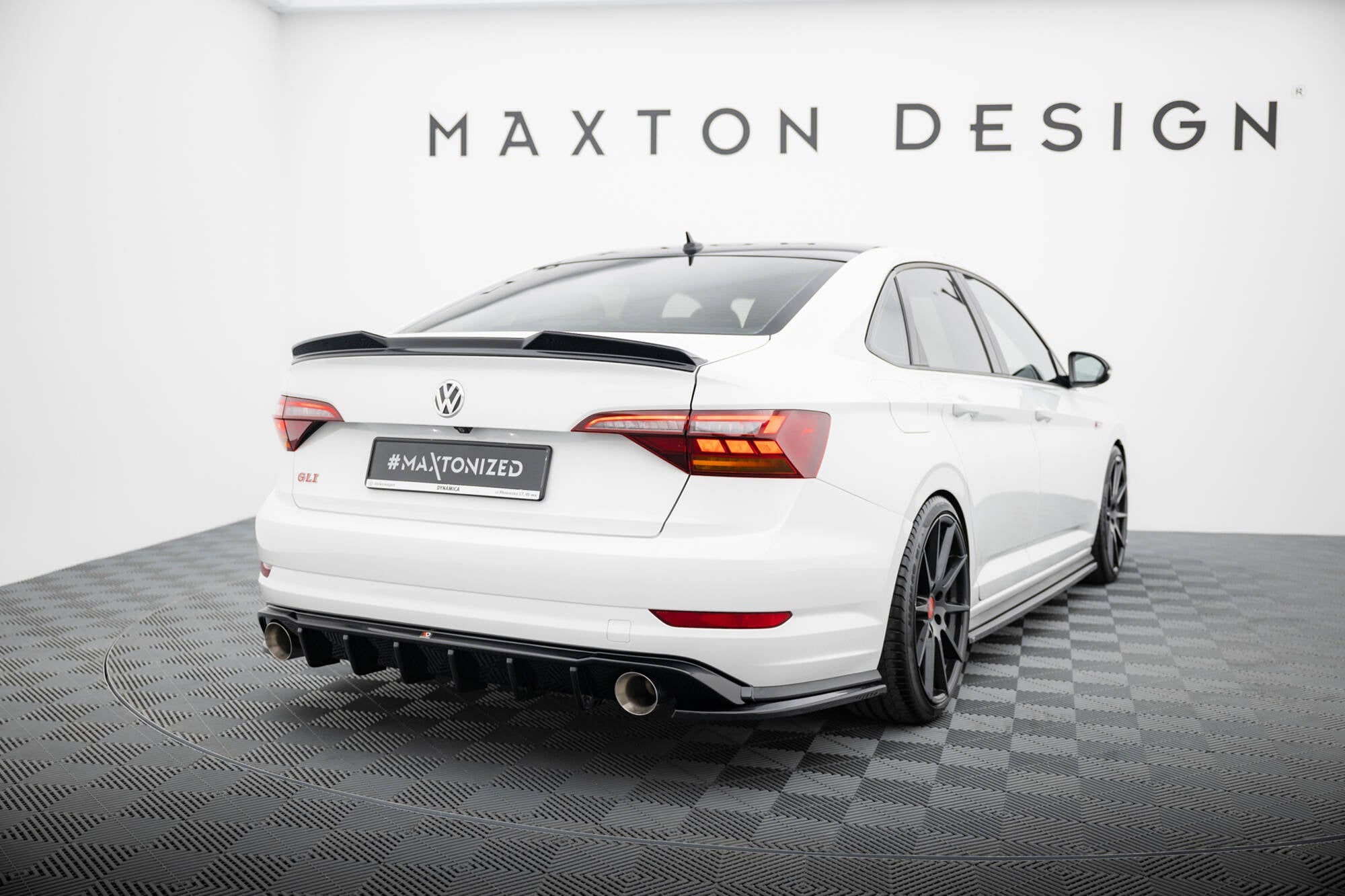 Maxton Design - Heck Ansatz Flaps Diffusor für Volkswagen Jetta GLI Mk7 - Aerowerk.