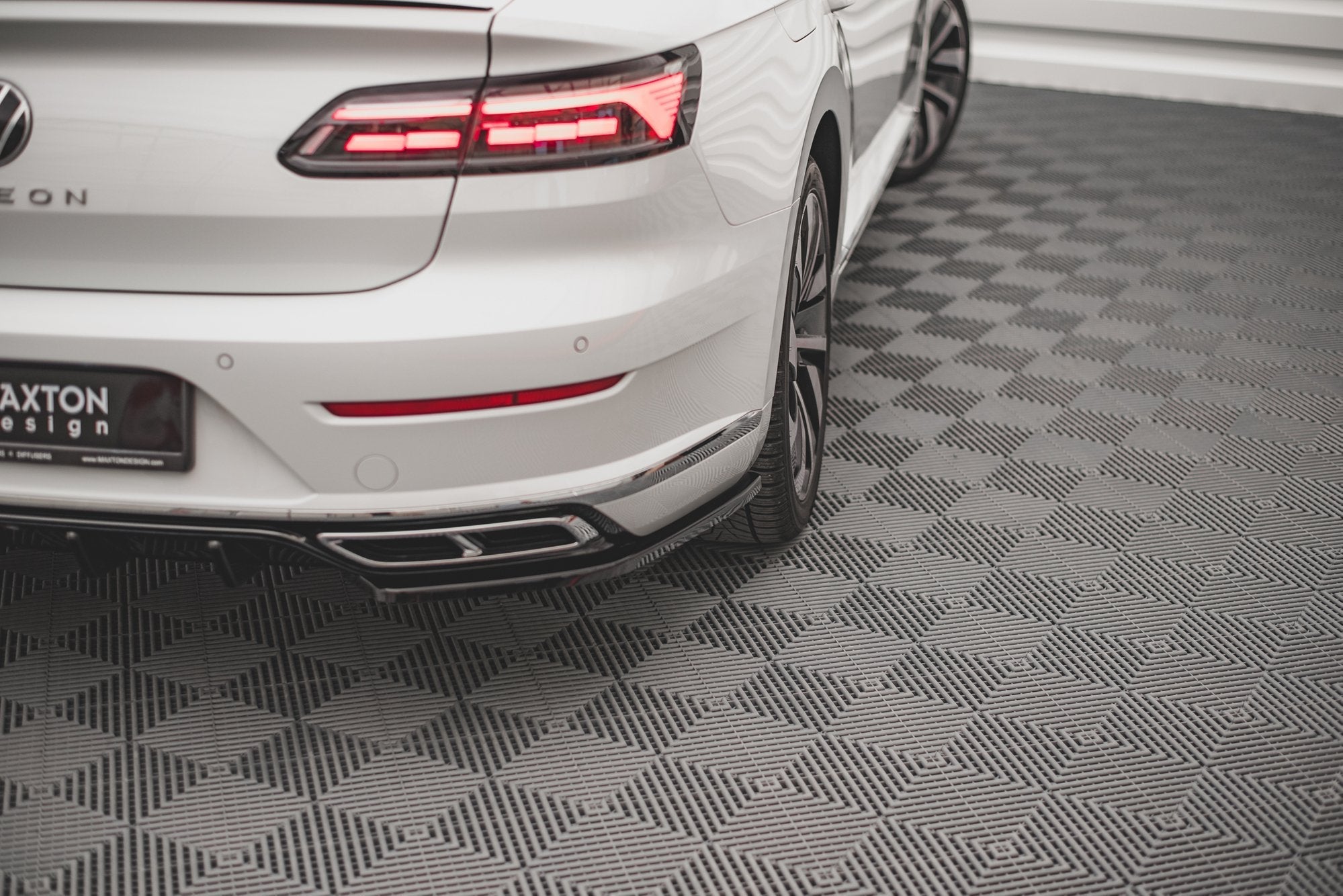 Maxton Design - Heck Ansatz Flaps Diffusor für VW Arteon R - Line Facelift - Aerowerk.