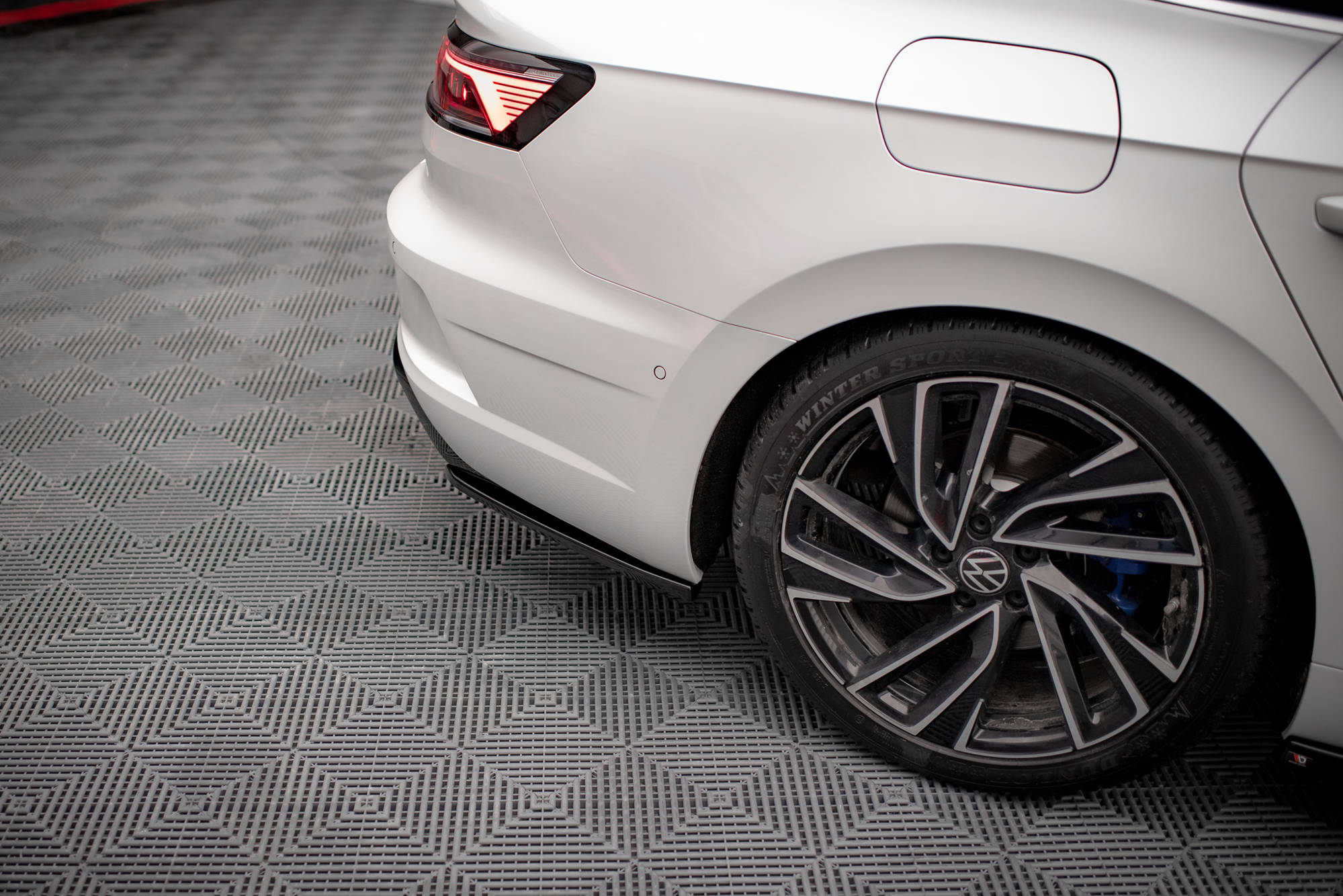 Maxton Design - Heck Ansatz Flaps Diffusor für VW Arteon R - Aerowerk.