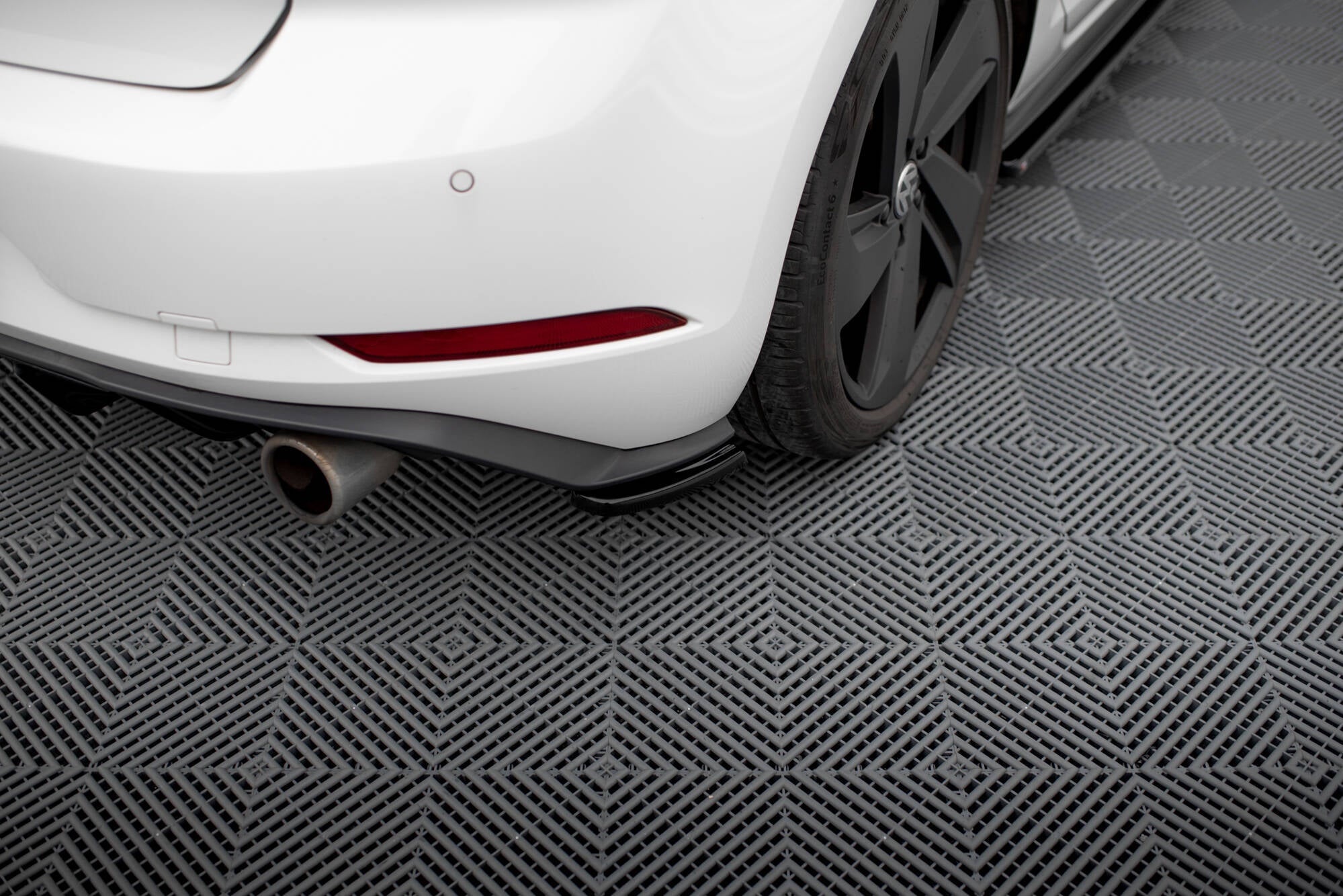 Maxton Design - Heck Ansatz Flaps Diffusor für VW GOLF 7 GTI FACELIFT - Aerowerk.
