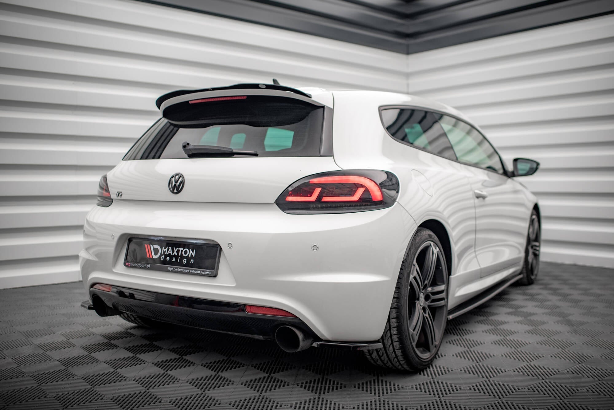 Maxton Design - Heck Ansatz Flaps Diffusor für VW SCIROCCO R - Aerowerk.