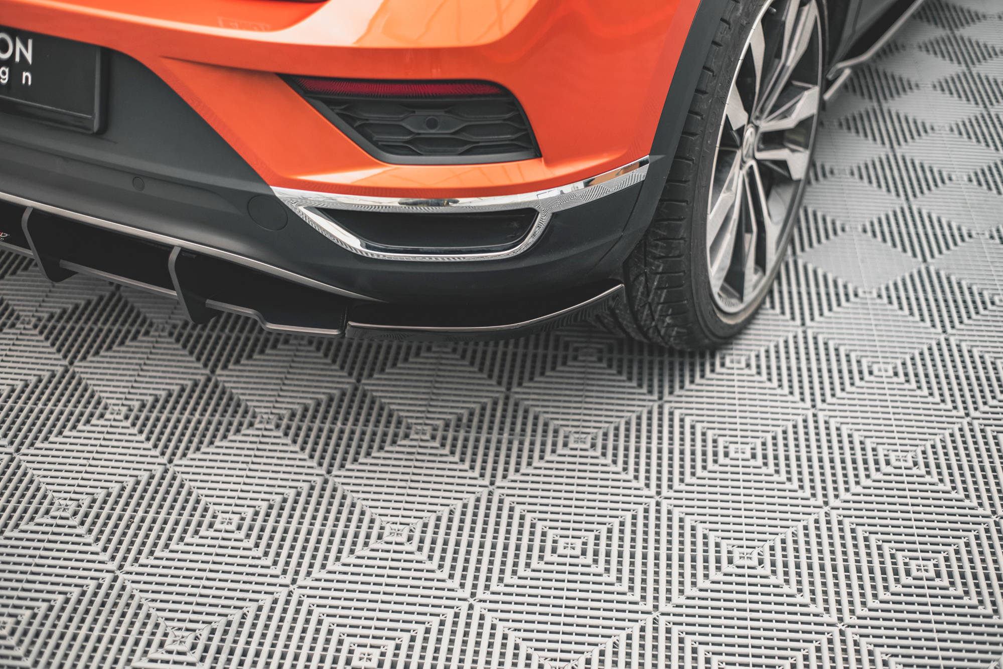 Maxton Design - Heck Ansatz Flaps Diffusor für VW T - Roc Mk1 - Aerowerk.