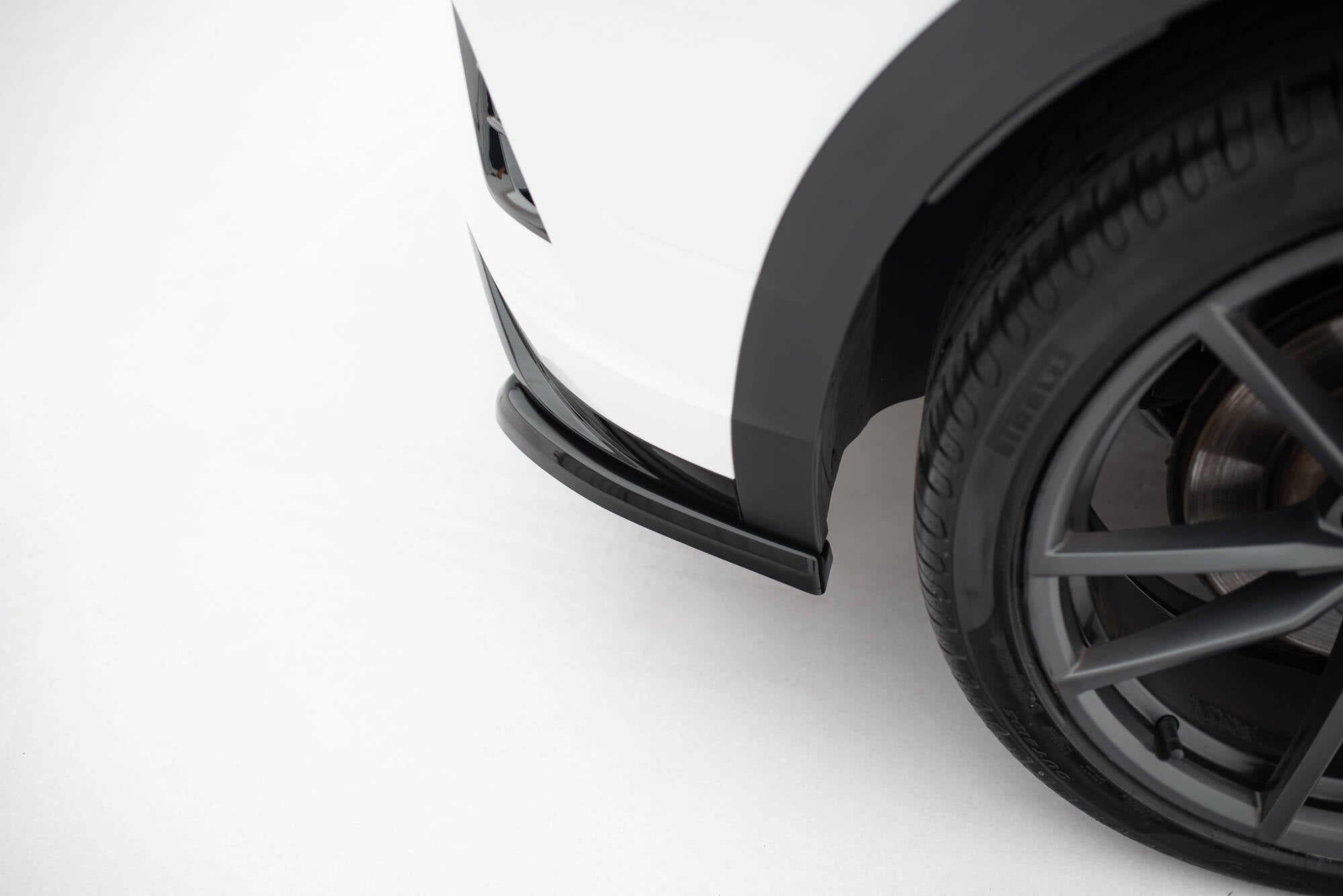 Maxton Design - Heck Ansatz Flaps Diffusor für VW T - Roc R Mk1 - Aerowerk.