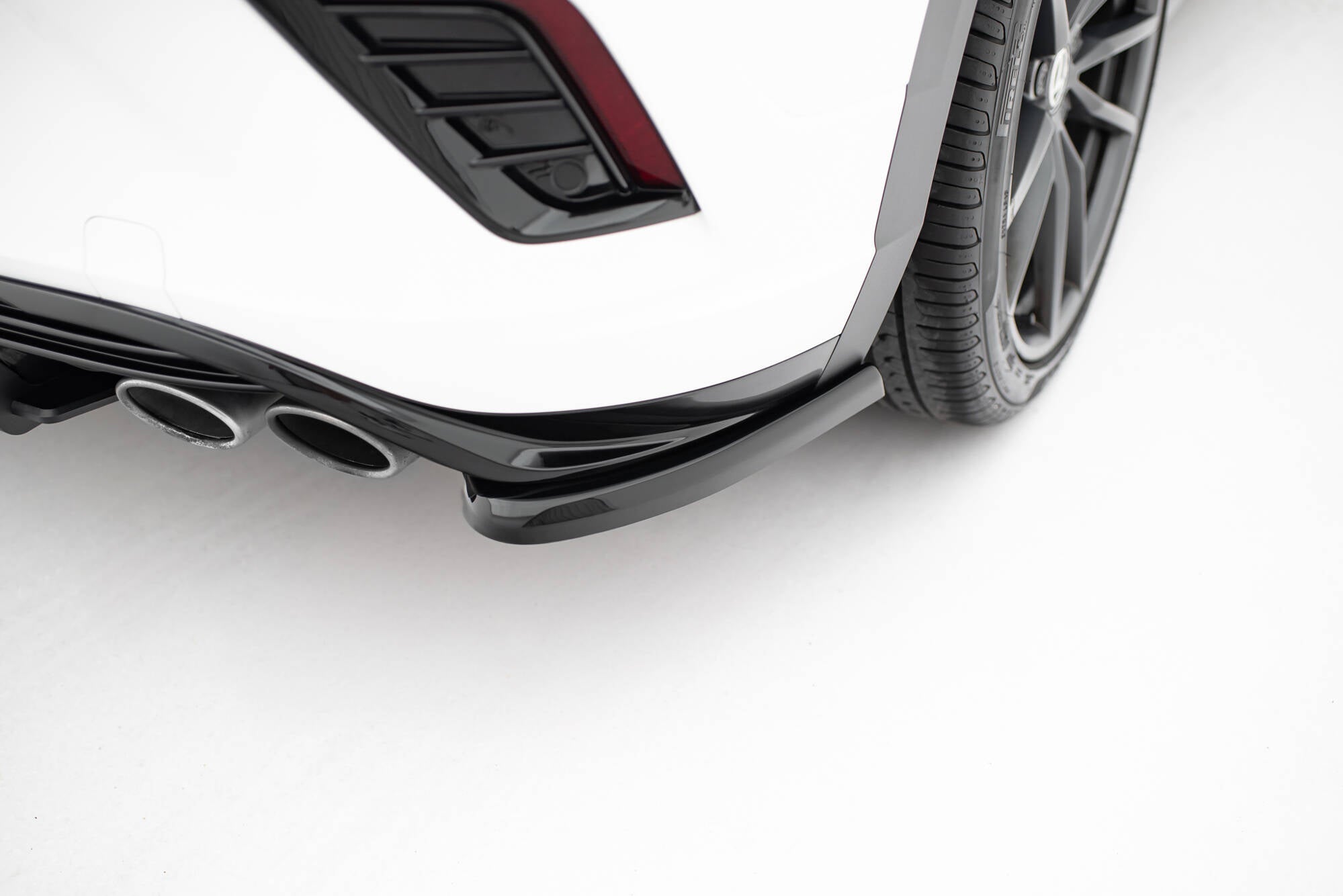 Maxton Design - Heck Ansatz Flaps Diffusor für VW T - Roc R Mk1 - Aerowerk.