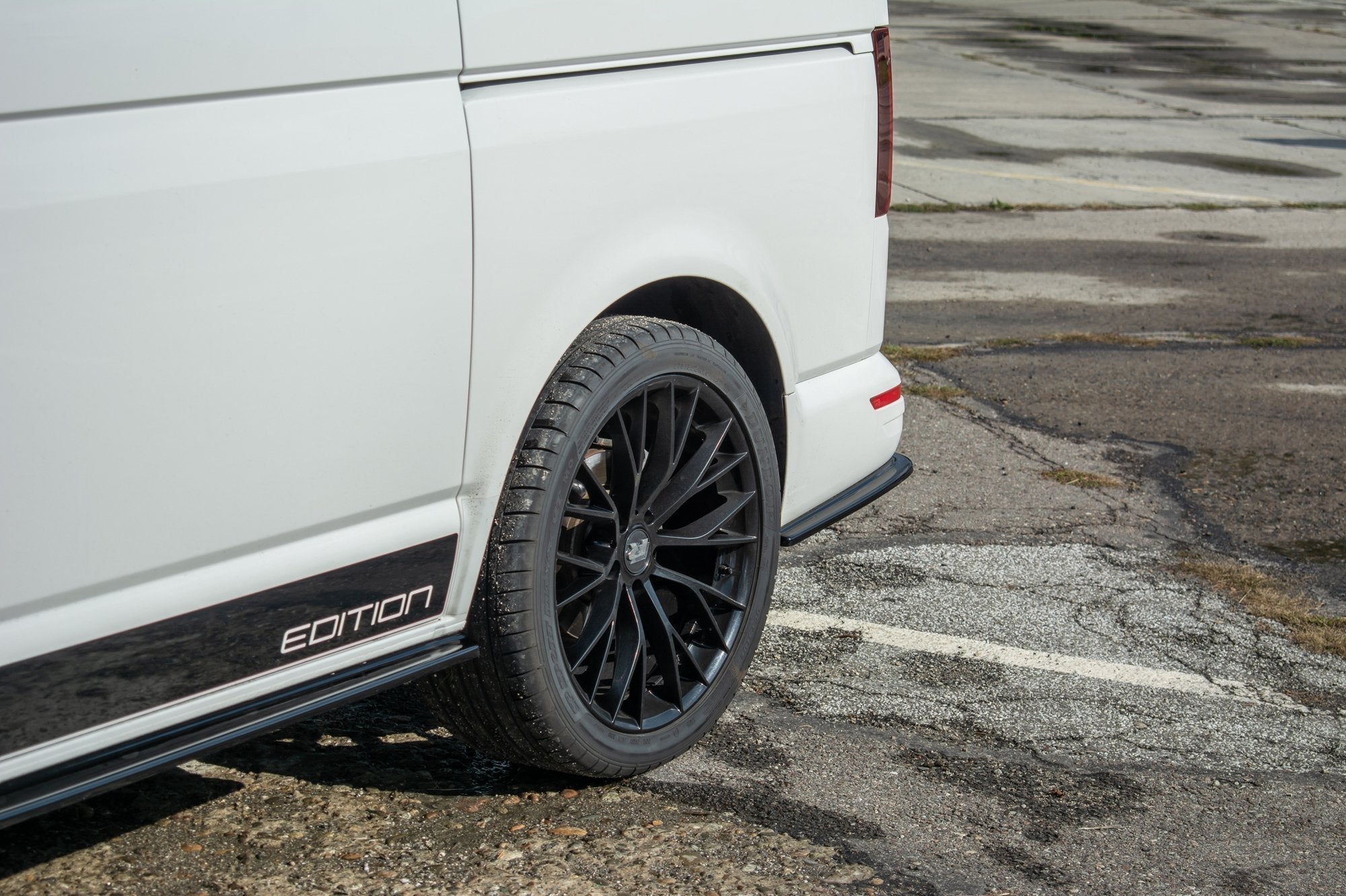 Maxton Design - Heck Ansatz Flaps Diffusor für VW T6 - Aerowerk.