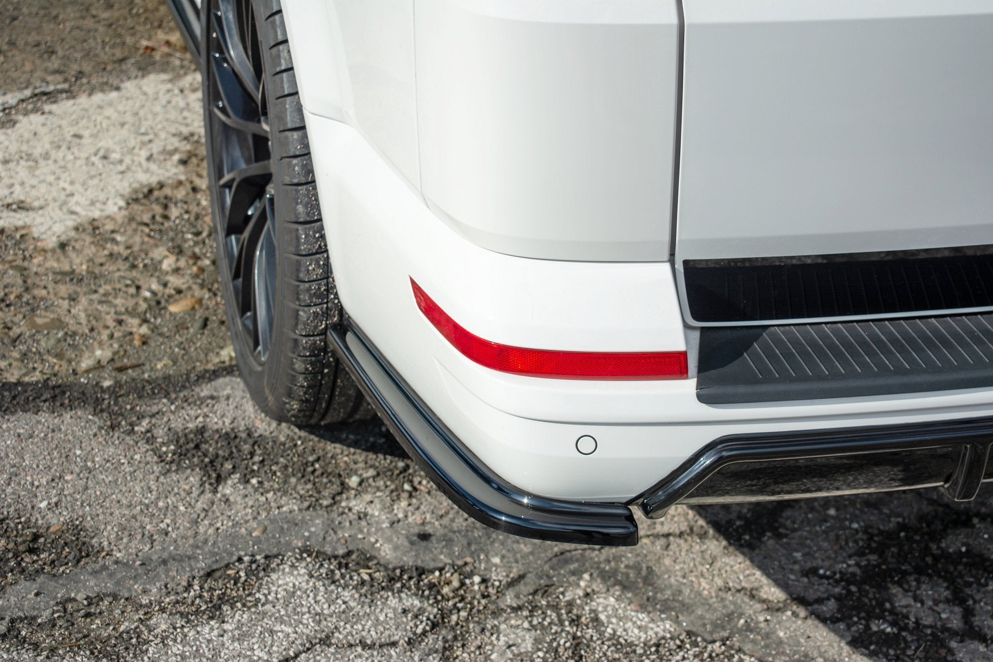 Maxton Design - Heck Ansatz Flaps Diffusor für VW T6 - Aerowerk.