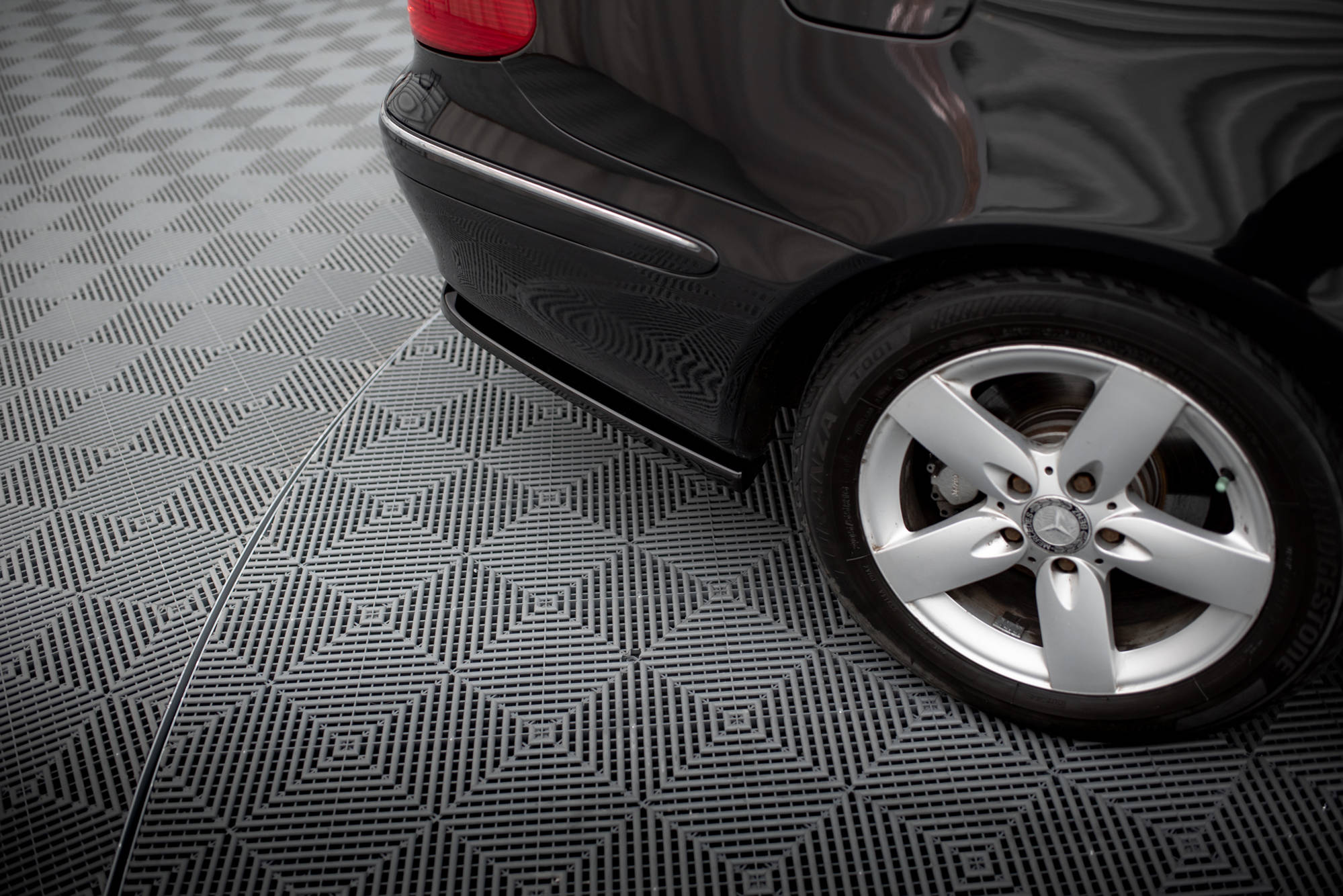 Maxton Design - Heck Ansatz Flaps Diffusor V1 für Mercedes - Benz CLK W209 - Aerowerk.