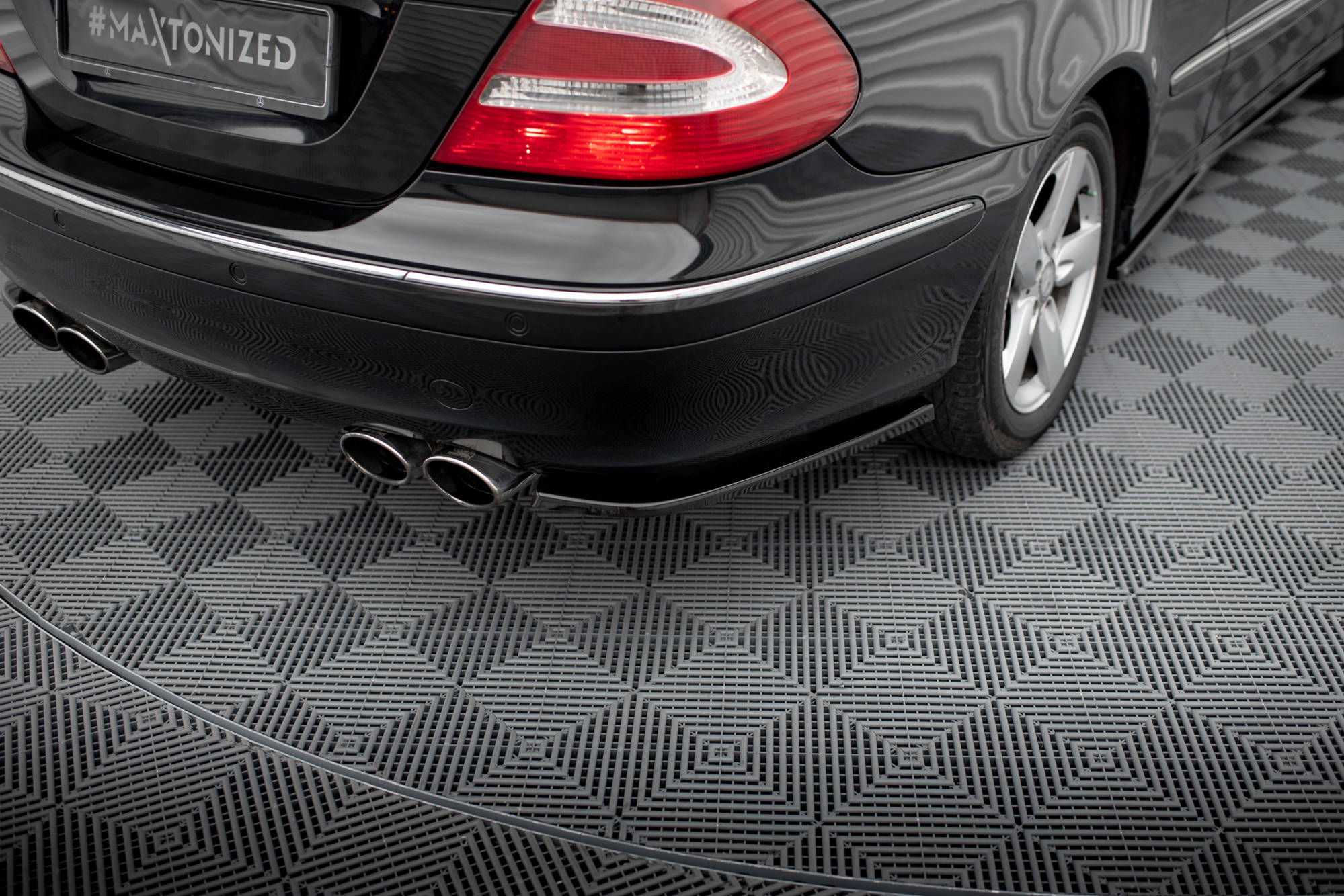 Maxton Design - Heck Ansatz Flaps Diffusor V1 für Mercedes - Benz CLK W209 - Aerowerk.