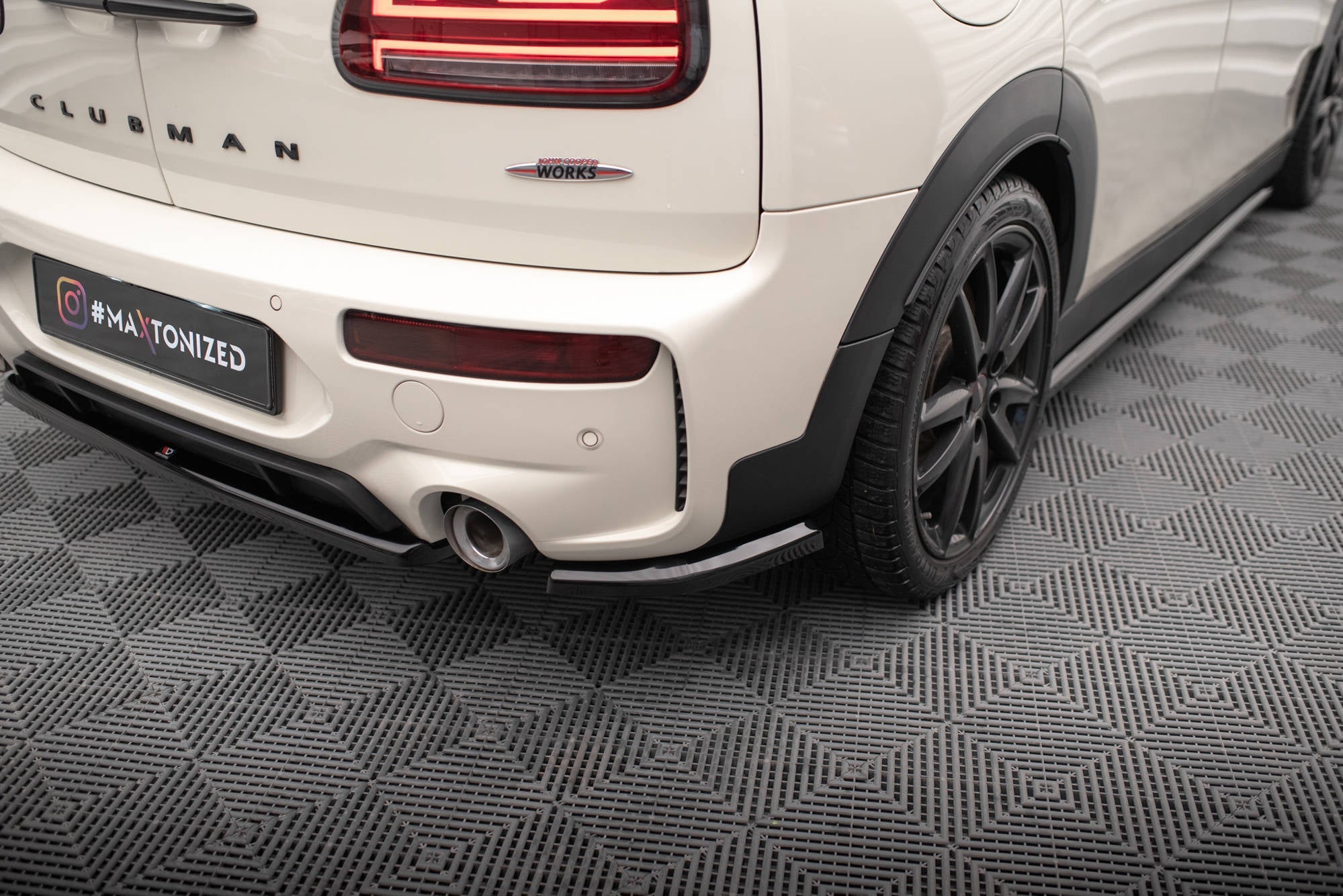 Maxton Design - Heck Ansatz Flaps Diffusor V1 für Mini Cooper Clubman John Cooper Works F54 Facelift - Aerowerk.