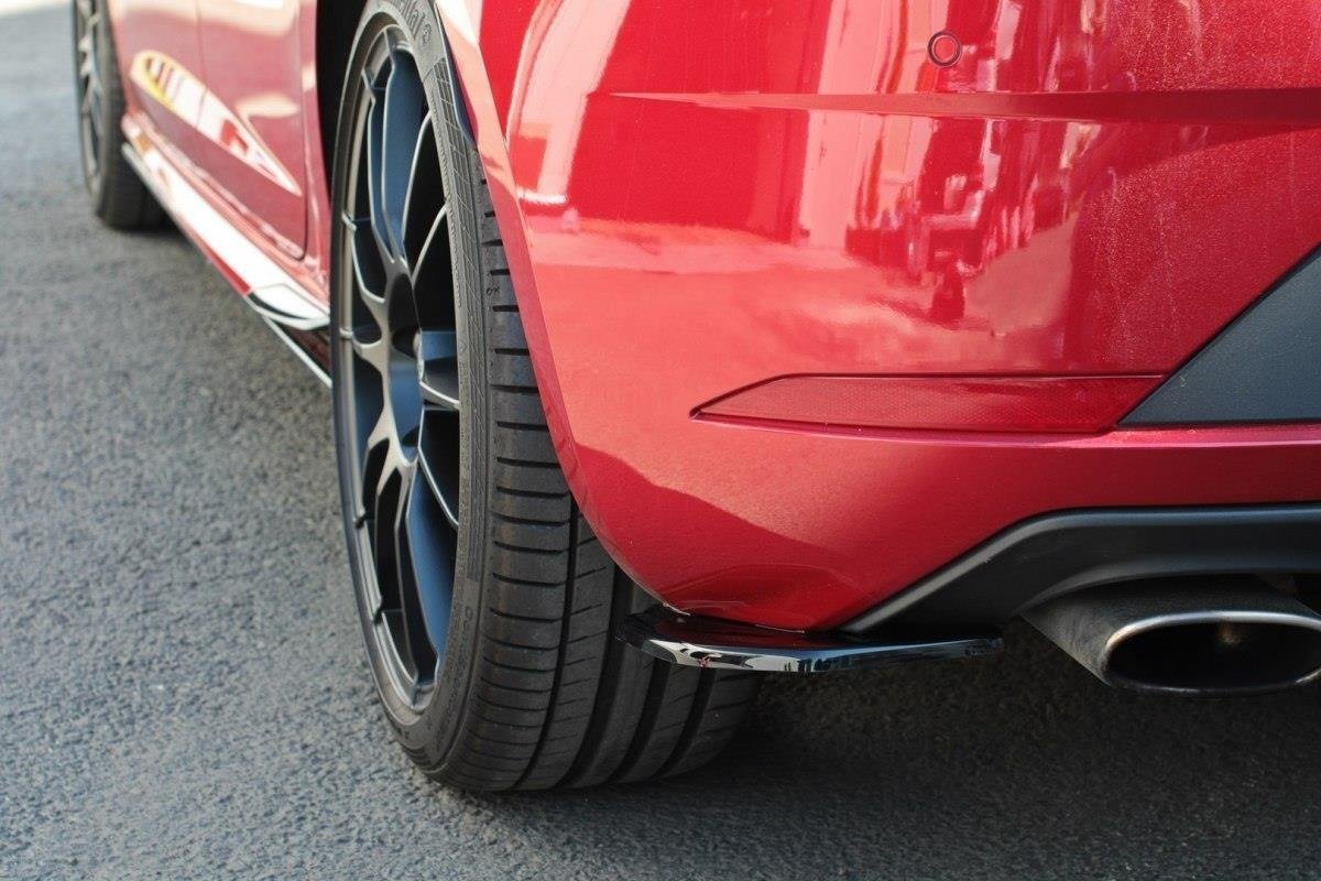 Maxton Design - Heck Ansatz Flaps Diffusor V1 für Seat Leon Cupra Mk3 FL Hatchback - Aerowerk.