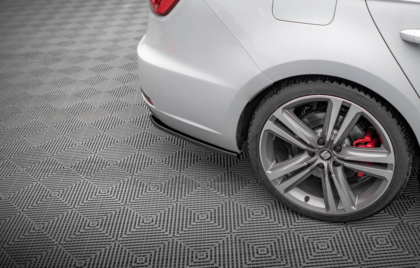 Maxton Design - Heck Ansatz Flaps Diffusor V1 für Seat Leon Cupra Sportstourer Mk3 - Aerowerk.